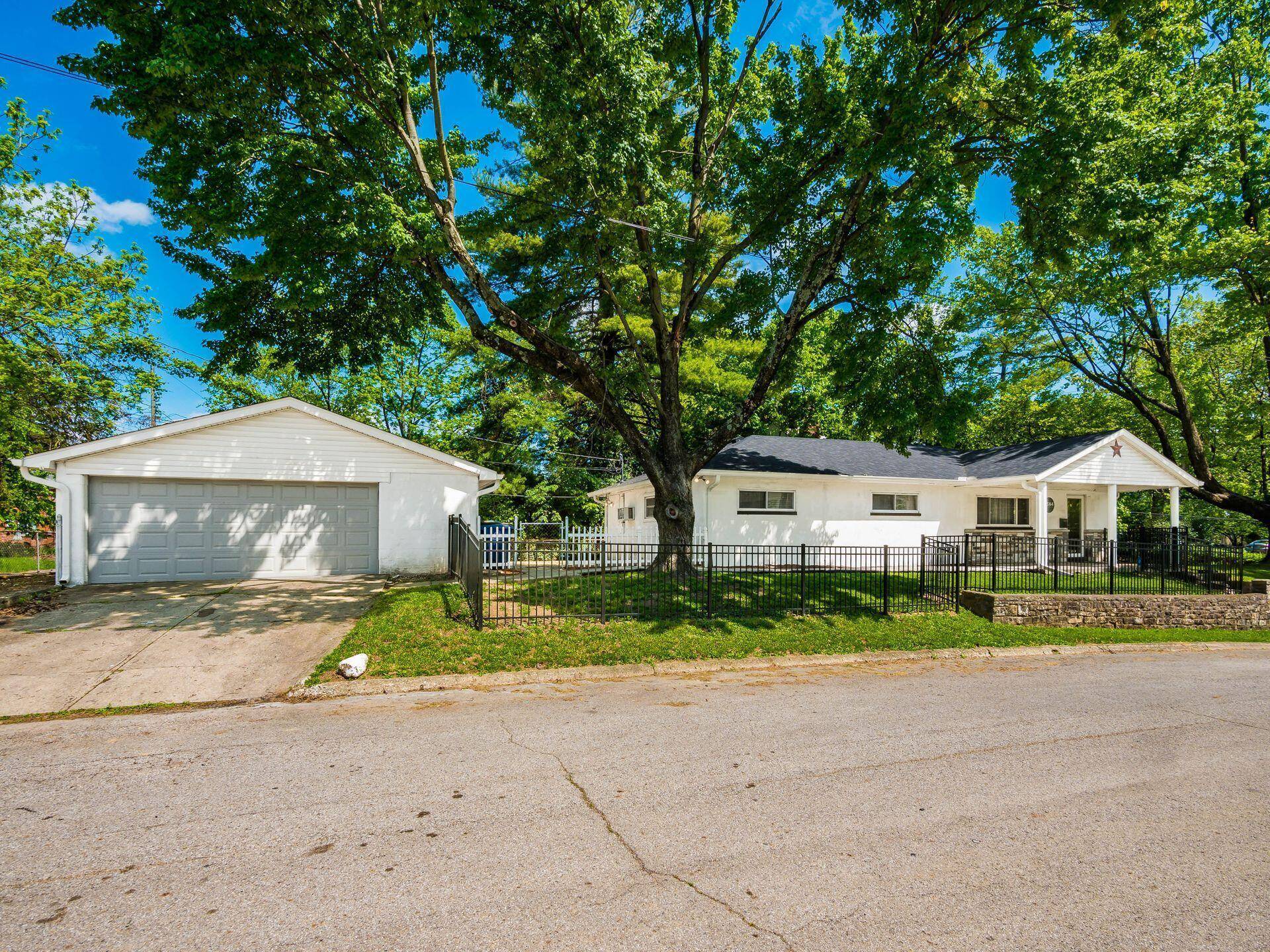 Columbus, OH 43219,2584 E 5th Avenue