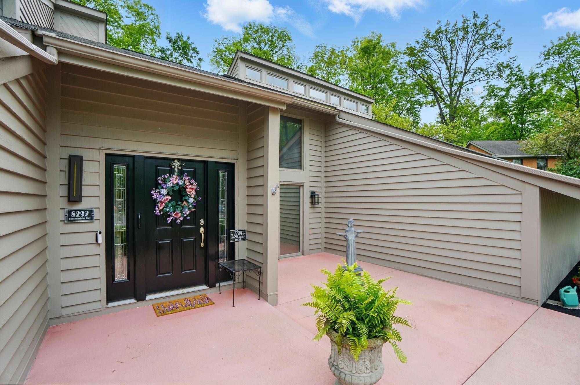 Columbus, OH 43235,8292 Breckenridge Way
