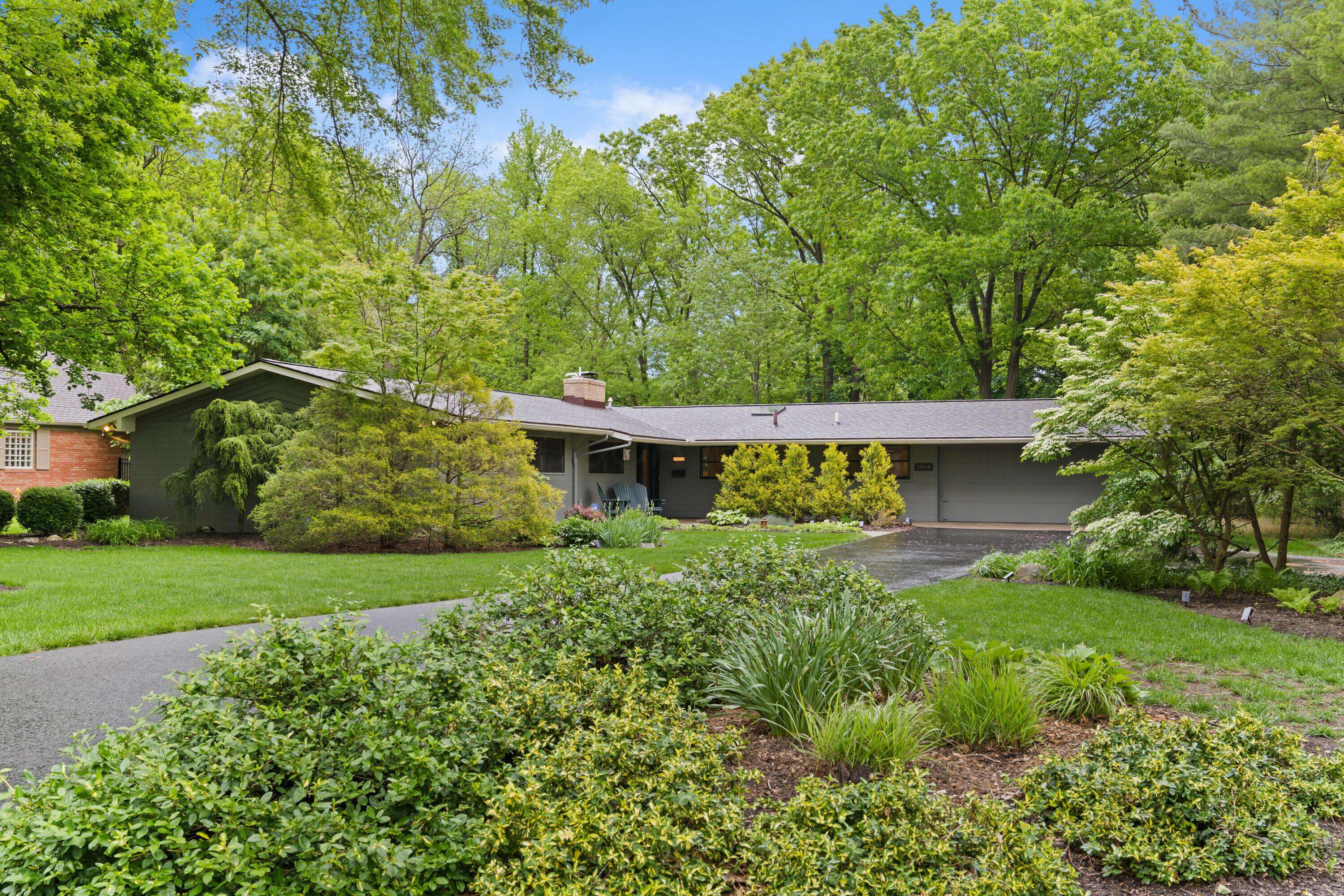 Upper Arlington, OH 43220,3868 Hillview Drive