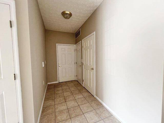 Columbus, OH 43231,6155 Pelican Pointe #103