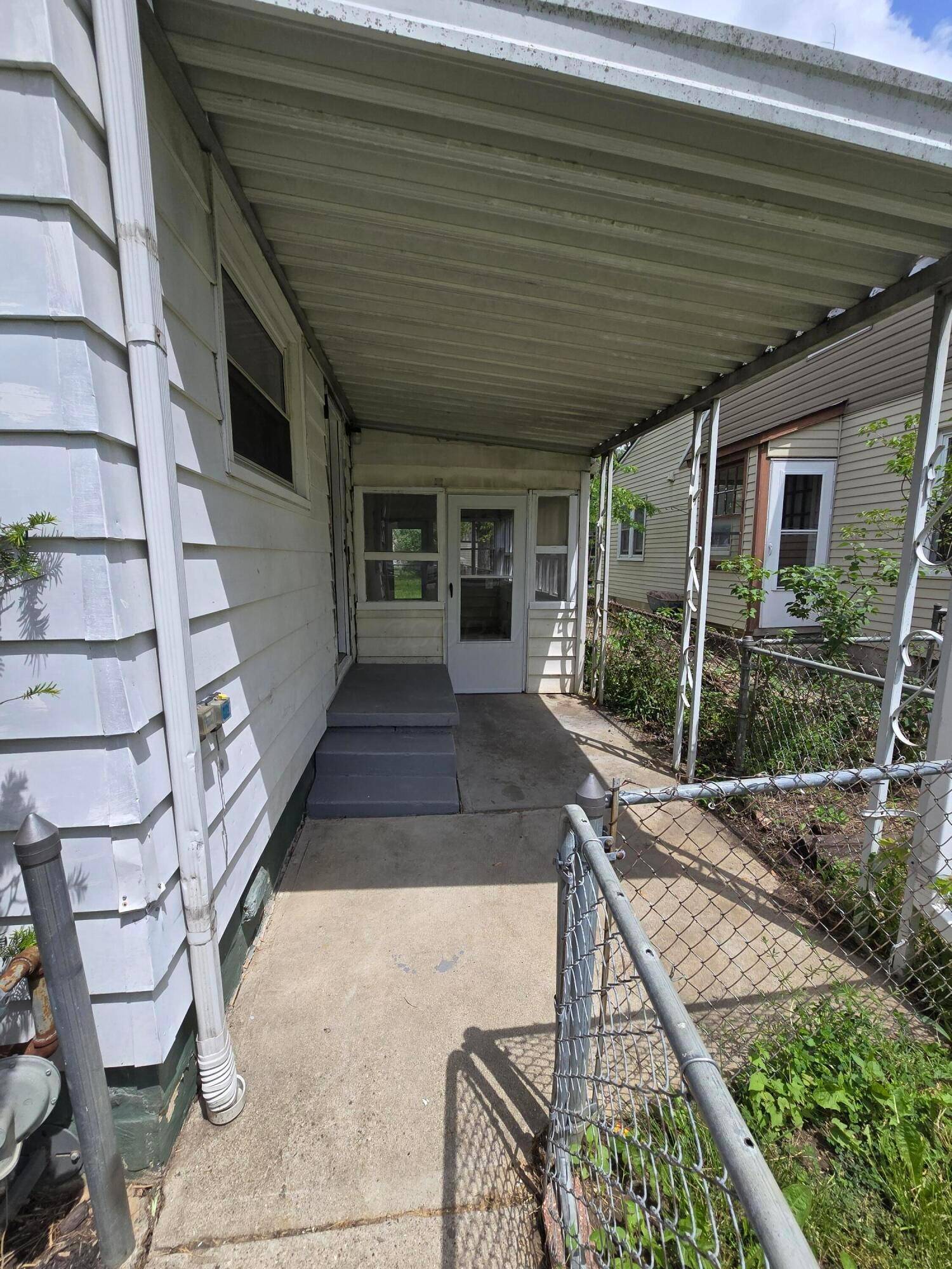 Columbus, OH 43211,742 E Tibet Road