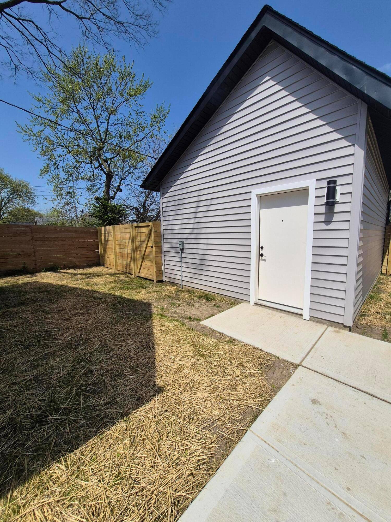 Columbus, OH 43223,996 Bellows Avenue