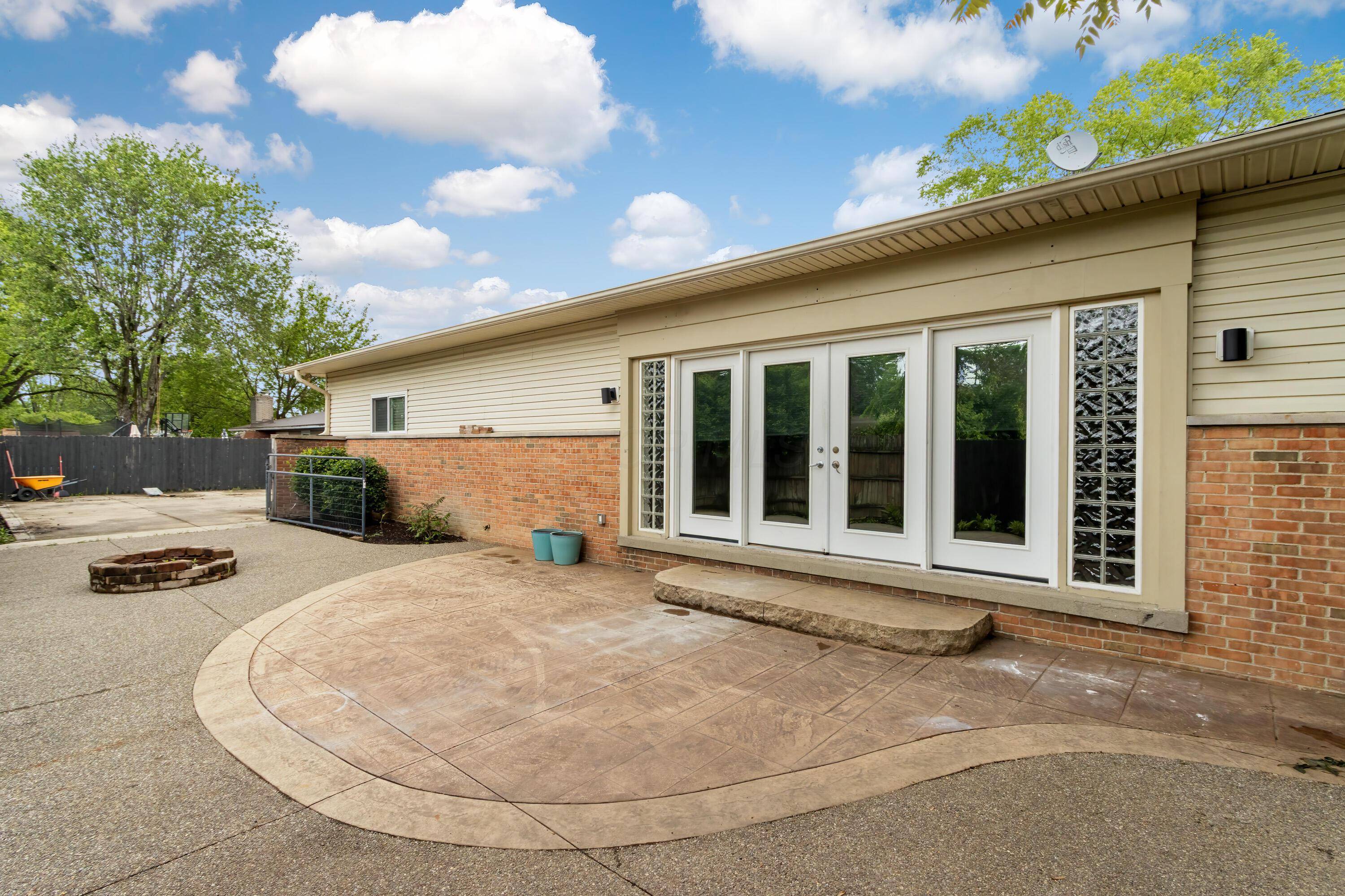 Columbus, OH 43230,293 Flint Ridge Drive