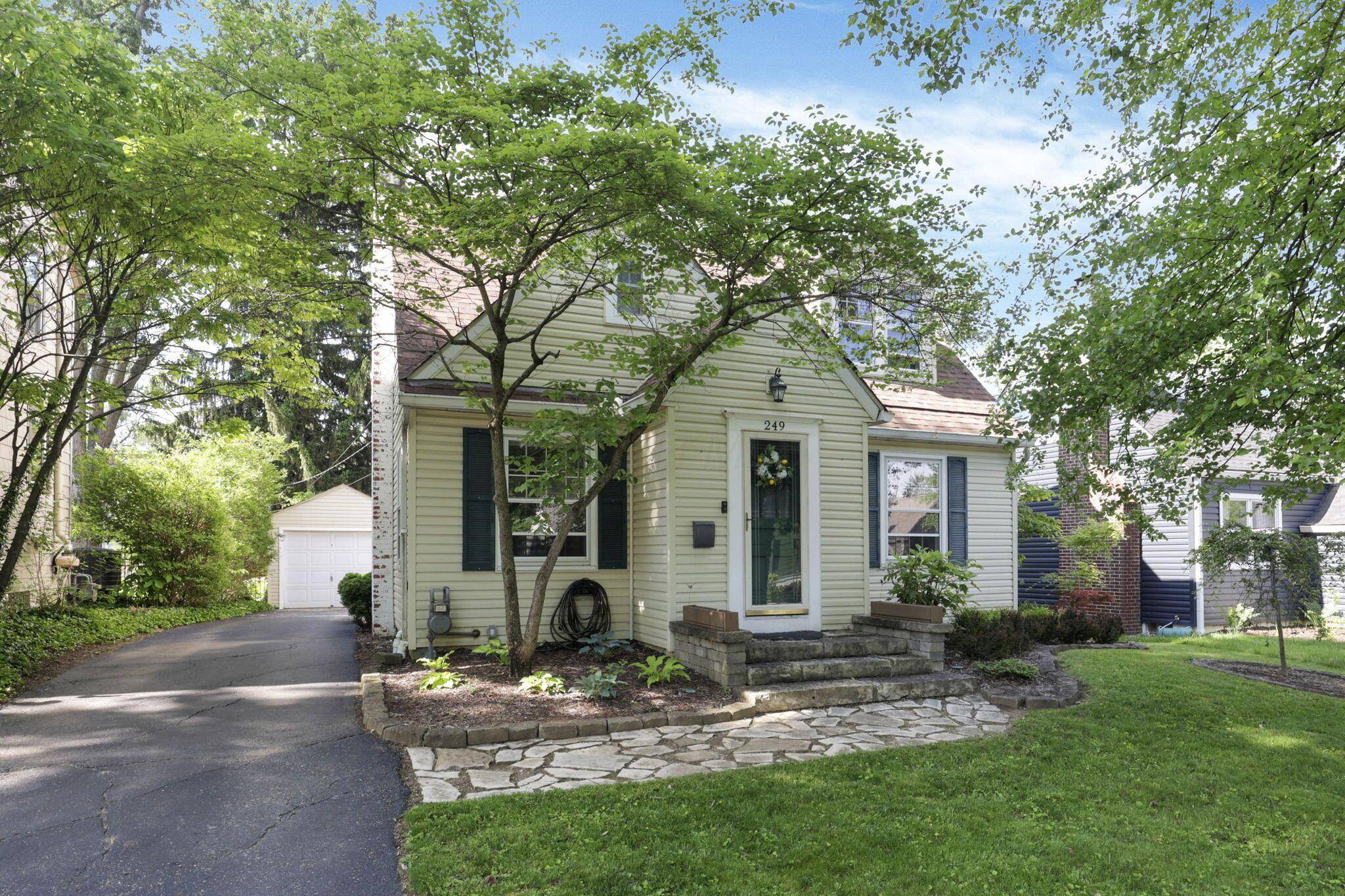 Columbus, OH 43214,249 W Schreyer Place