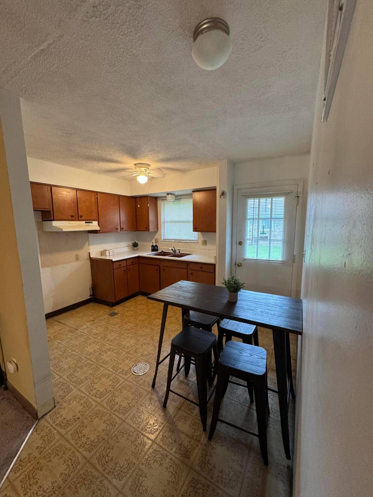 Columbus, OH 43223,2348 Woodbrook Circle #86