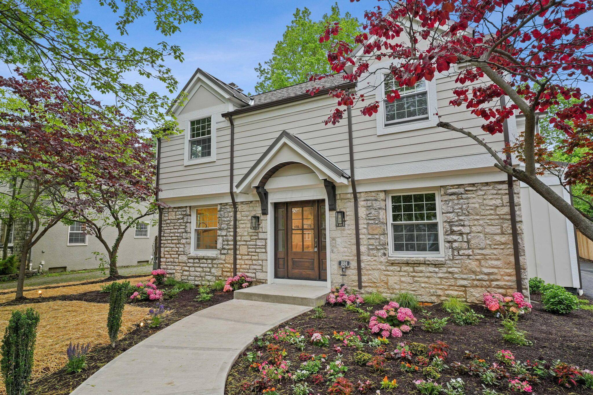 Columbus, OH 43221,1884 W Lane Avenue