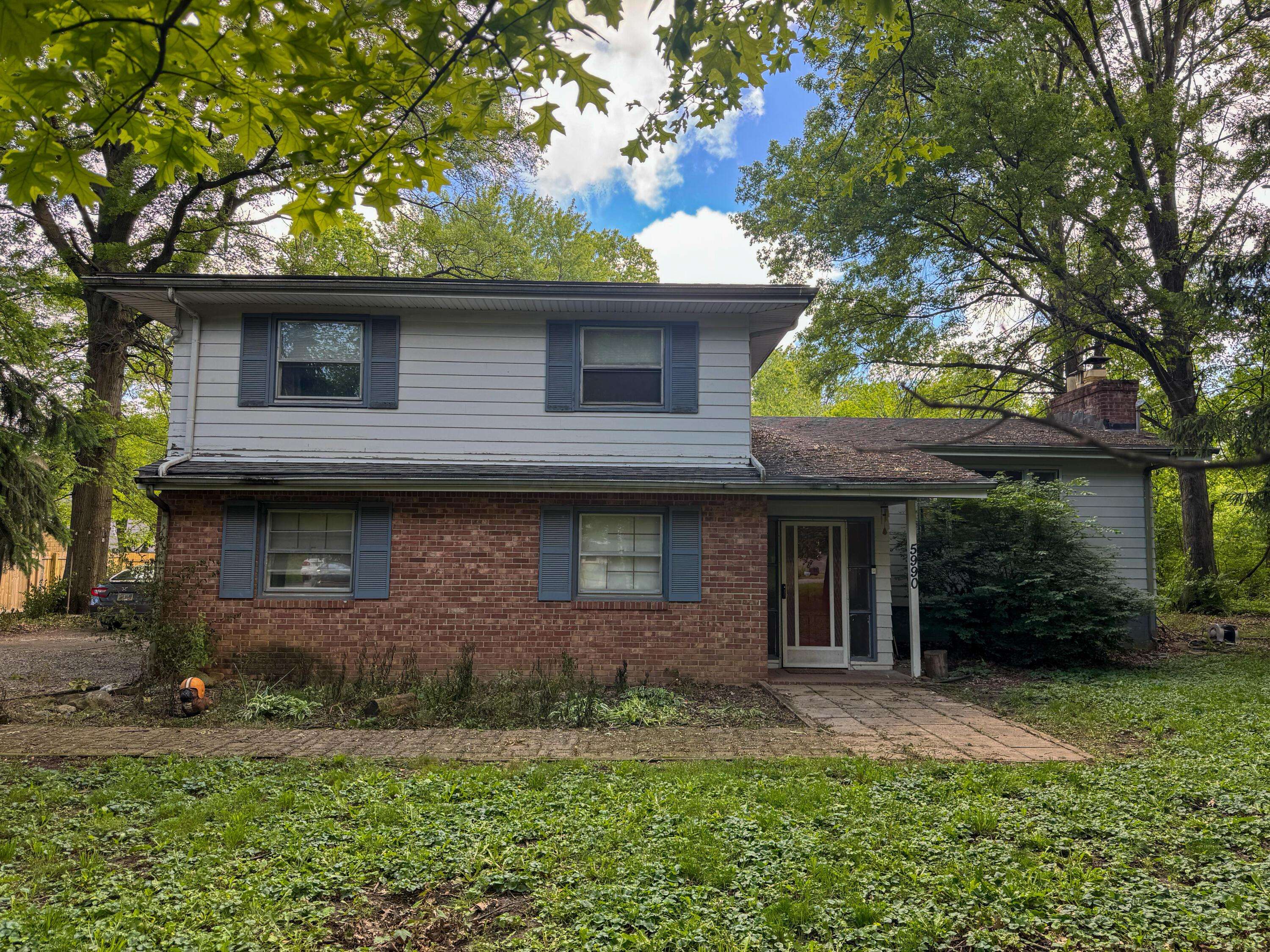 Columbus, OH 43232,5990 Roselawn Avenue