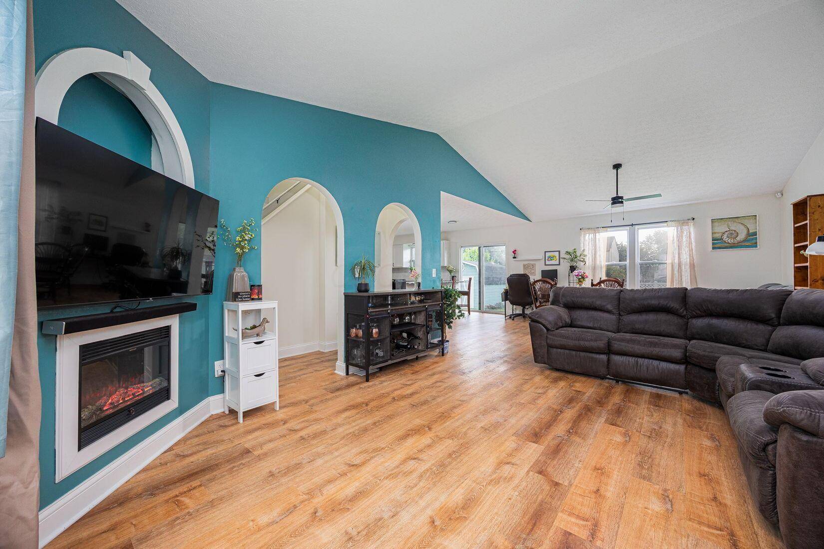 Columbus, OH 43207,380 Oak Village Drive
