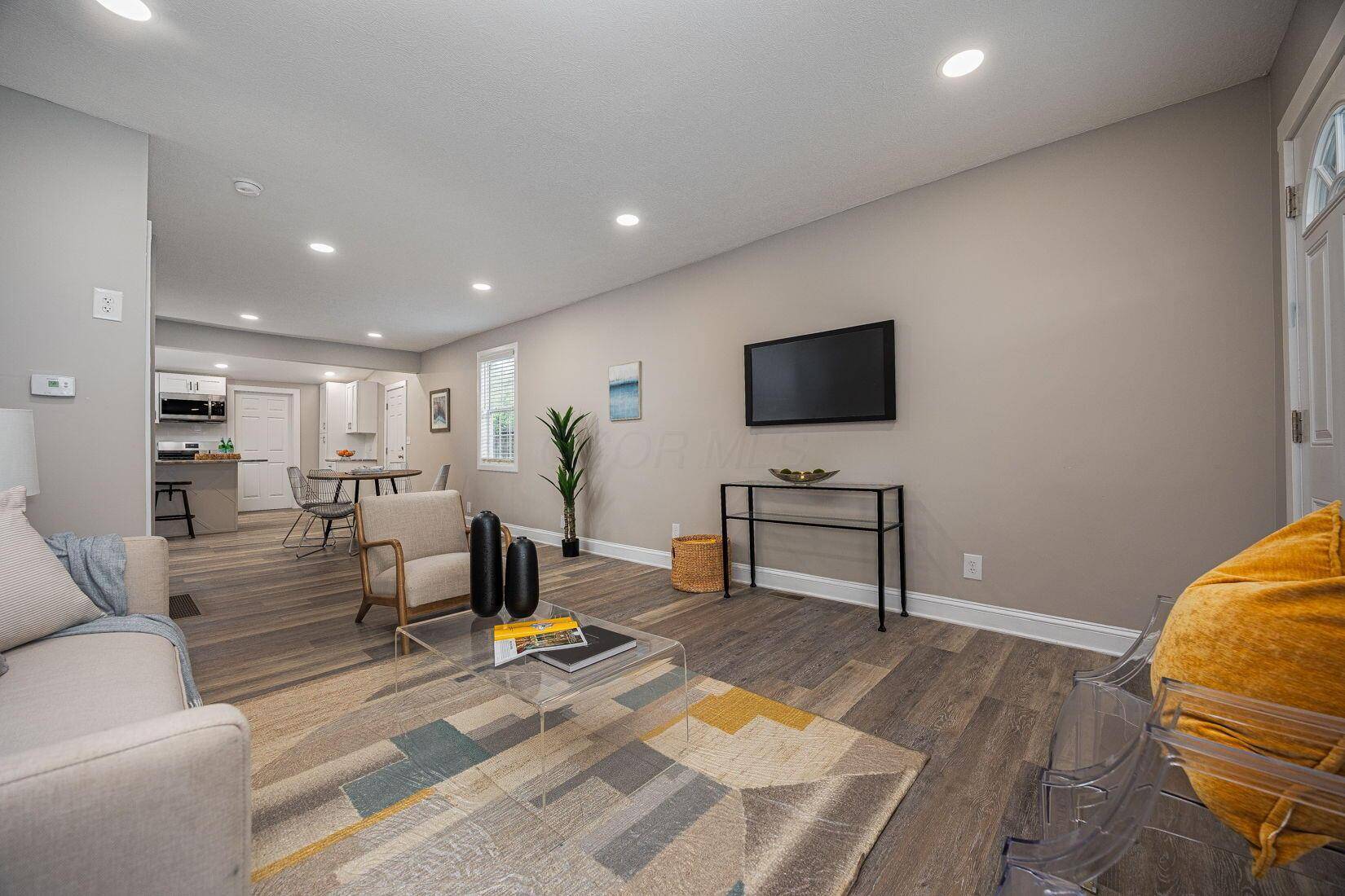 Columbus, OH 43207,244 Hinkle Avenue