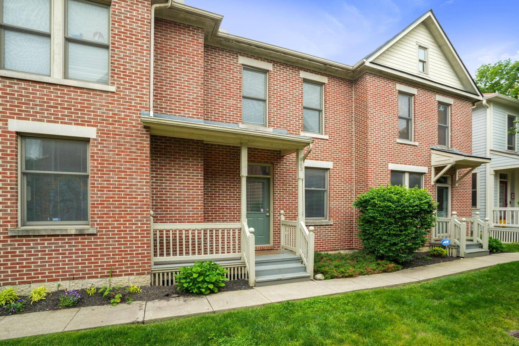 Columbus, OH 43201,963 Delaware Avenue