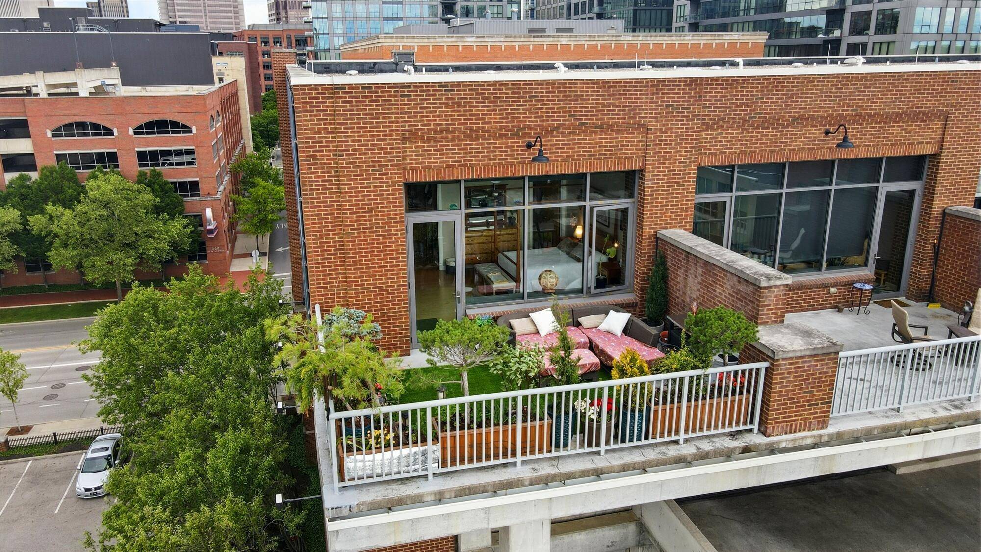Columbus, OH 43215,300 W Spring Street #515