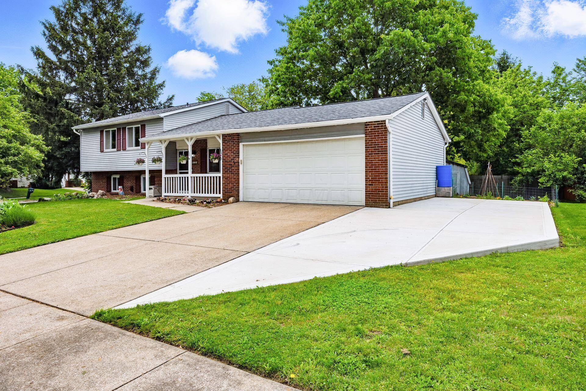 Powell, OH 43065,1883 Hamrock Drive