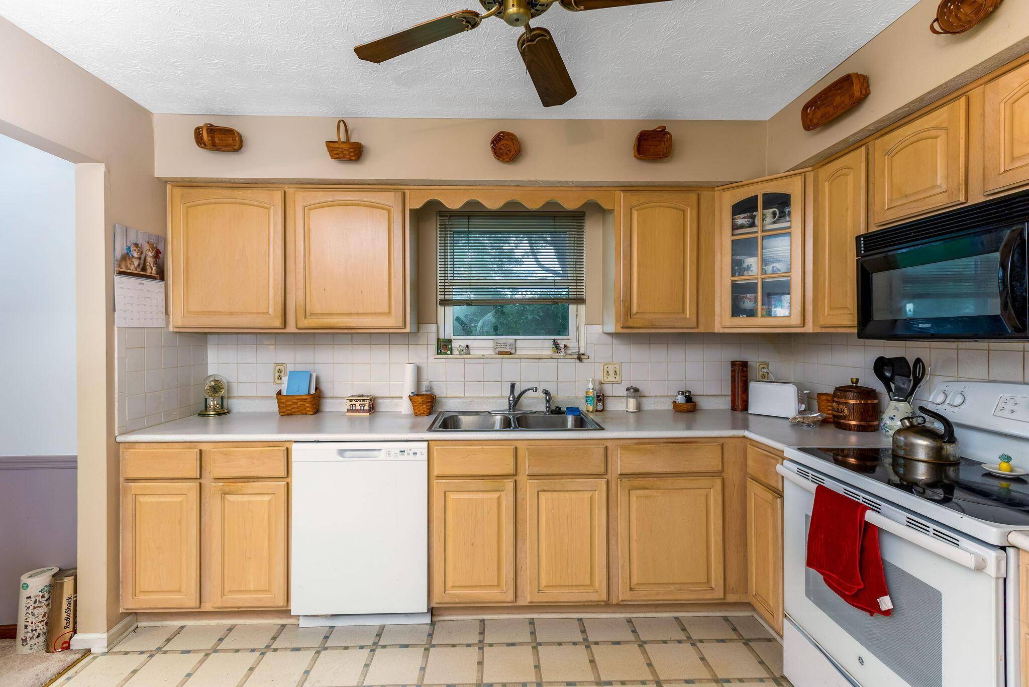 Grove City, OH 43123,2752 Woodgrove Drive