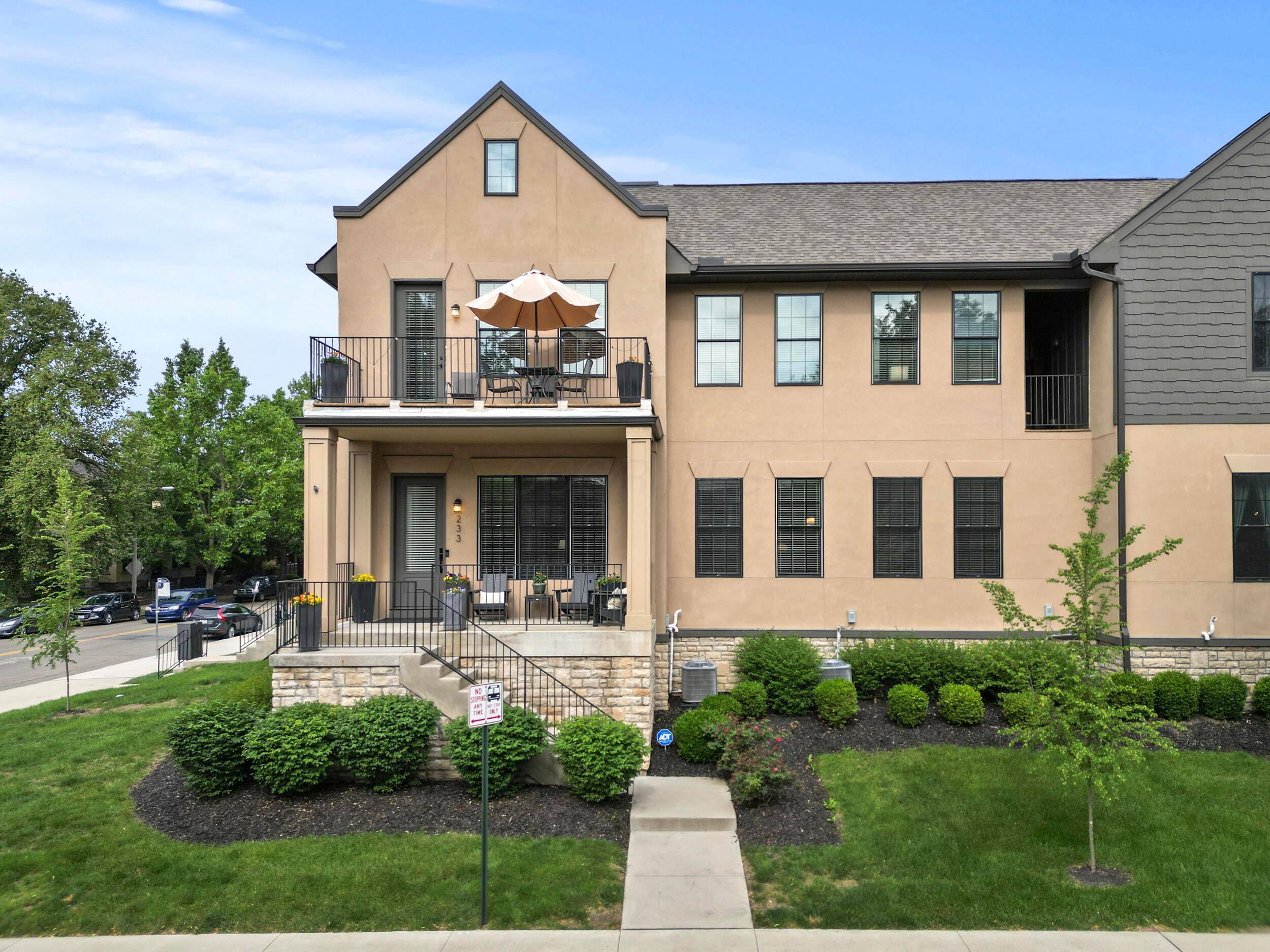Columbus, OH 43205,233 S Ohio Avenue #11