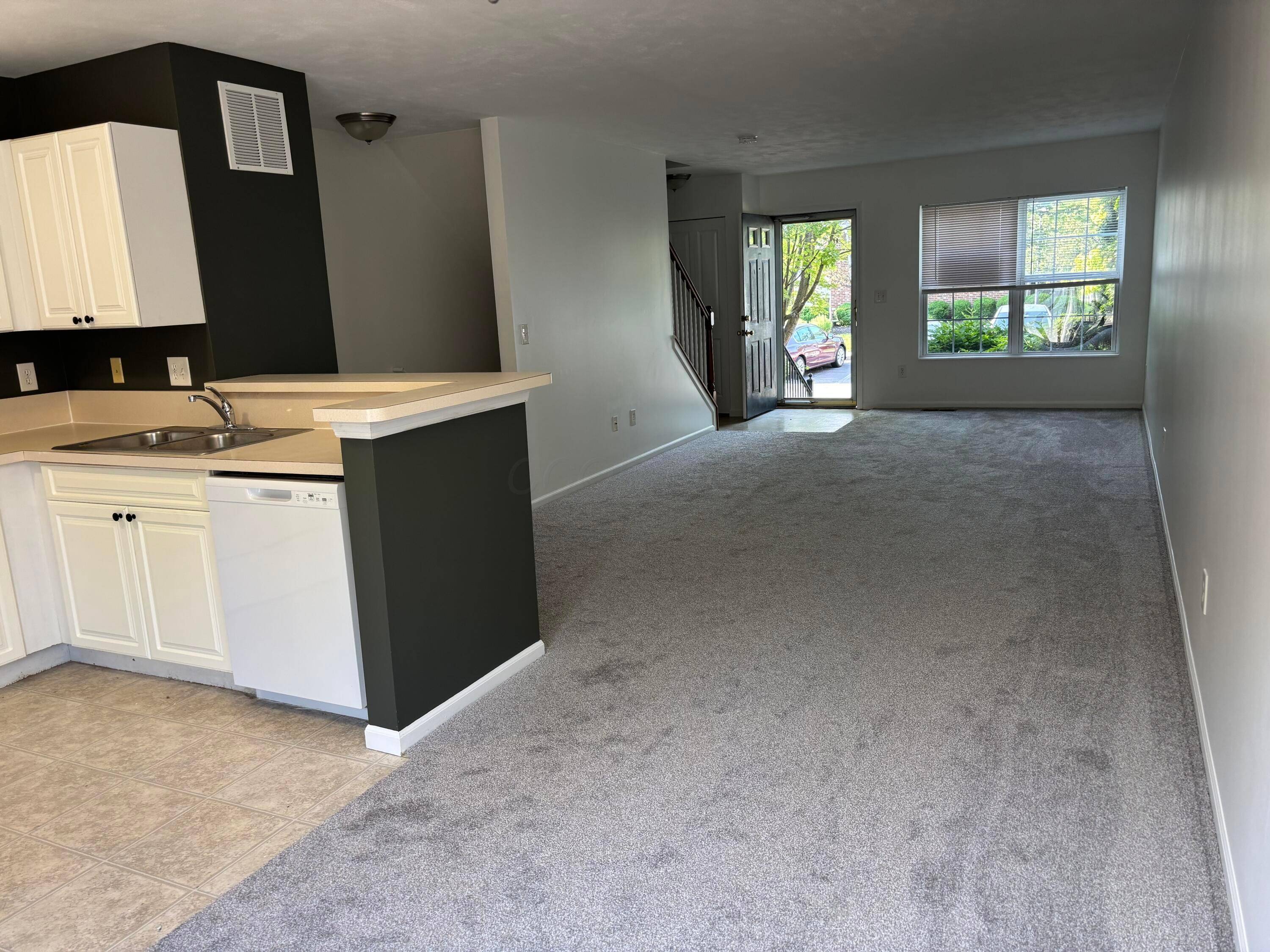 Westerville, OH 43081,1193 Hollytree Lane