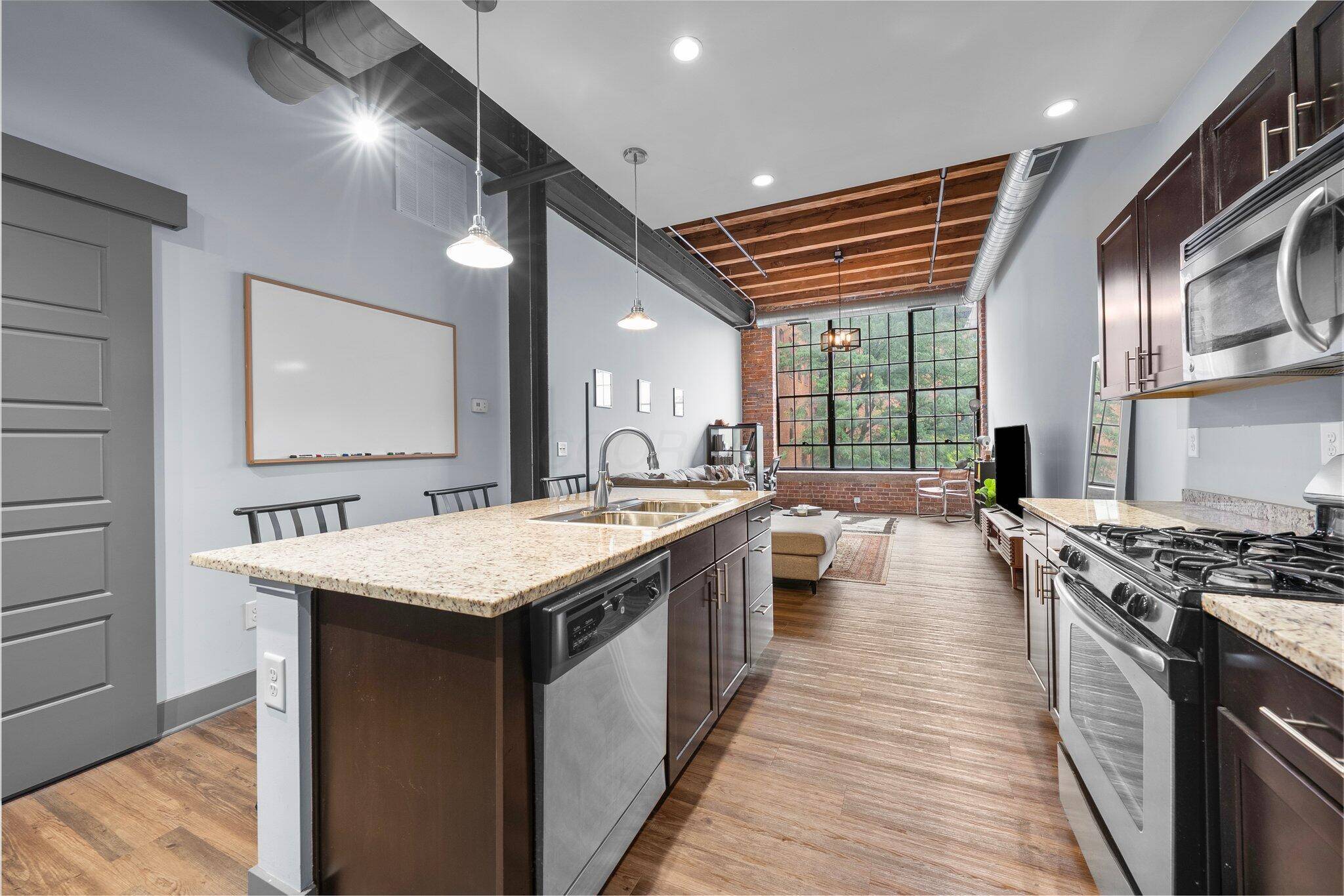 Columbus, OH 43215,570 S Front Street #206