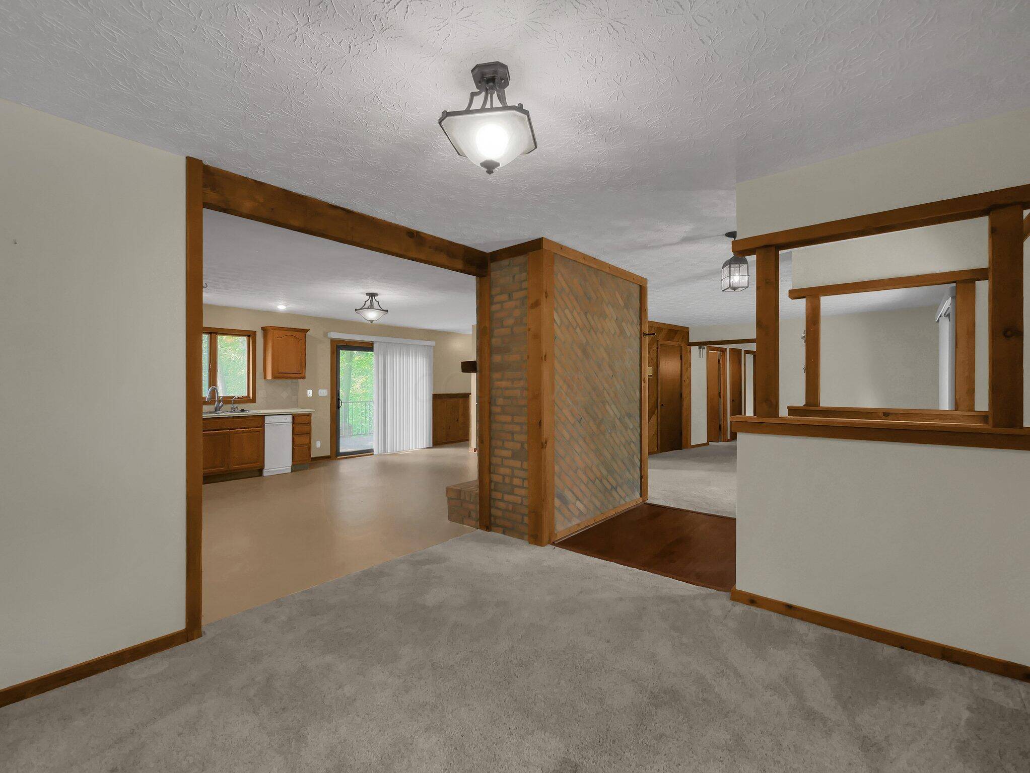 Pataskala, OH 43062,8587 Blacks Road