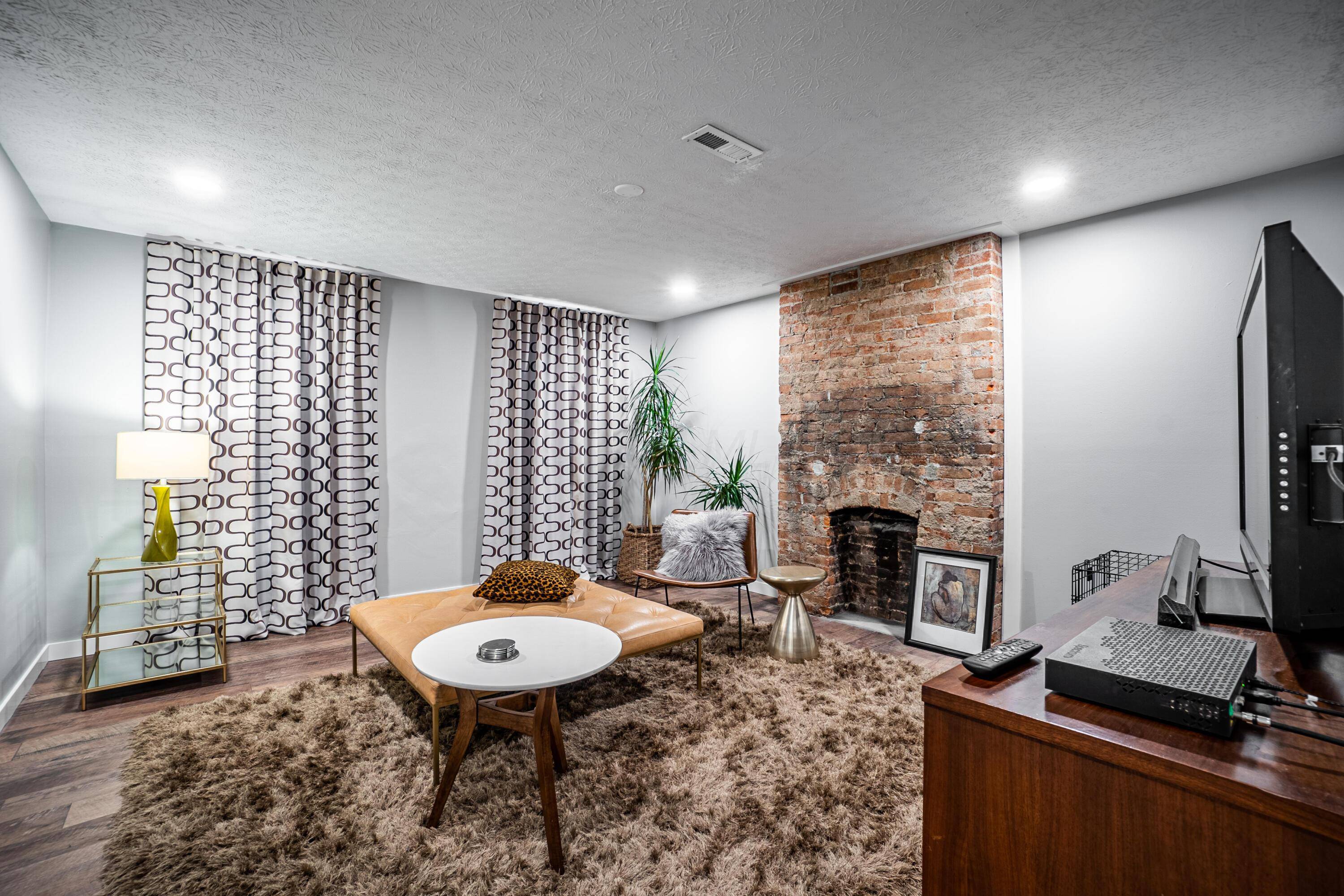 Columbus, OH 43205,955 E Mound Street