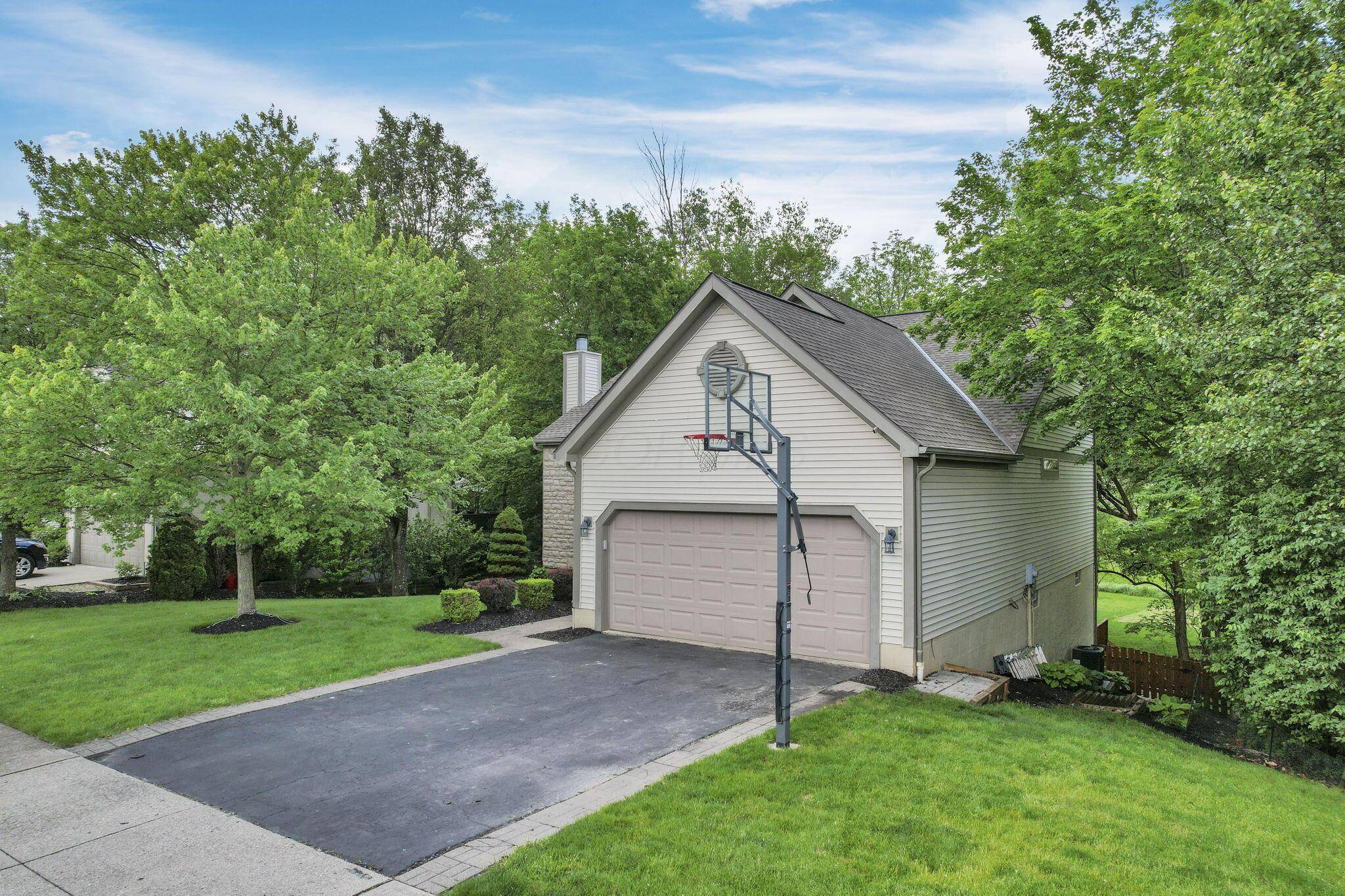 Pataskala, OH 43062,445 Barrington Ridge