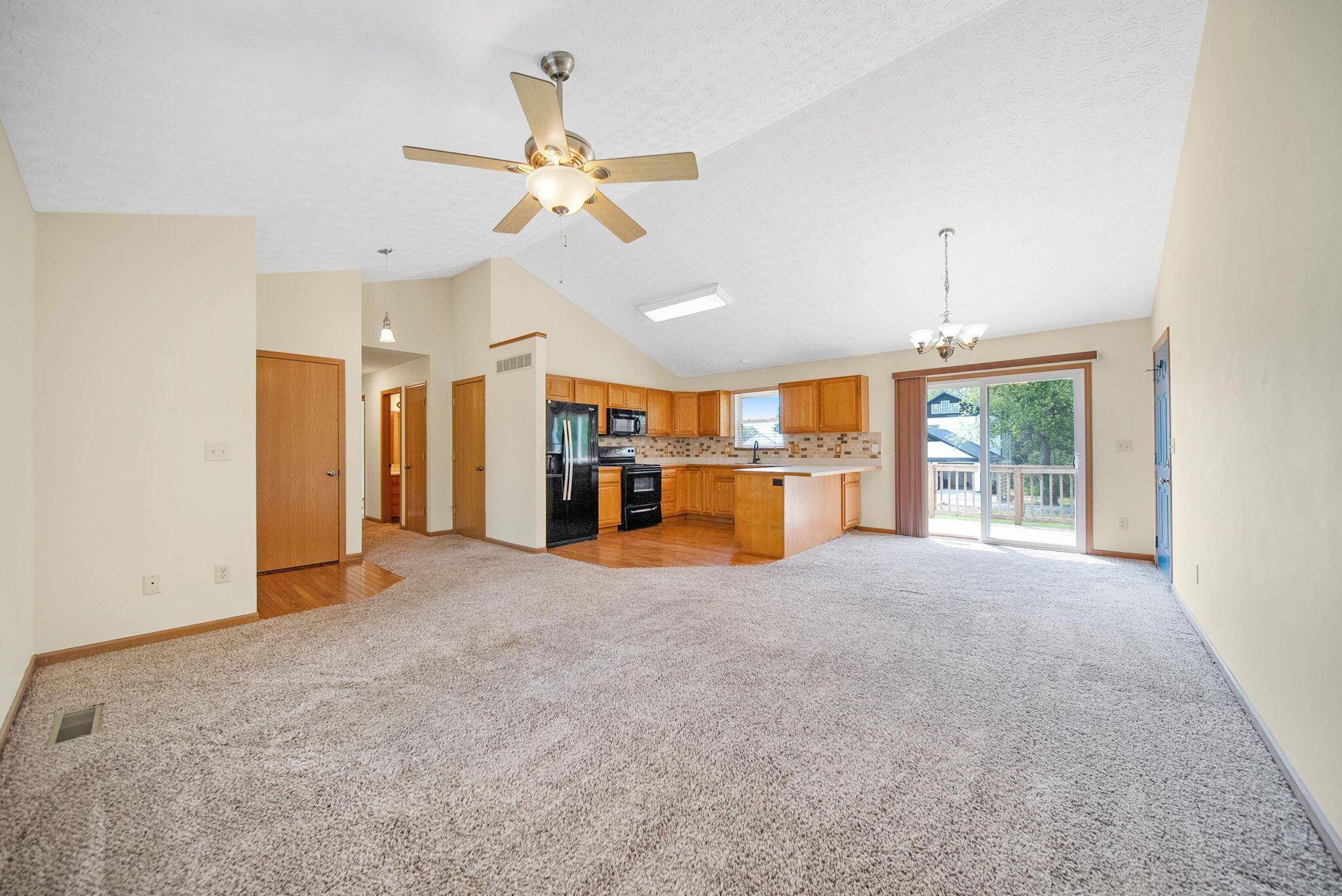 Thornville, OH 43076,412 Zanesville Avenue