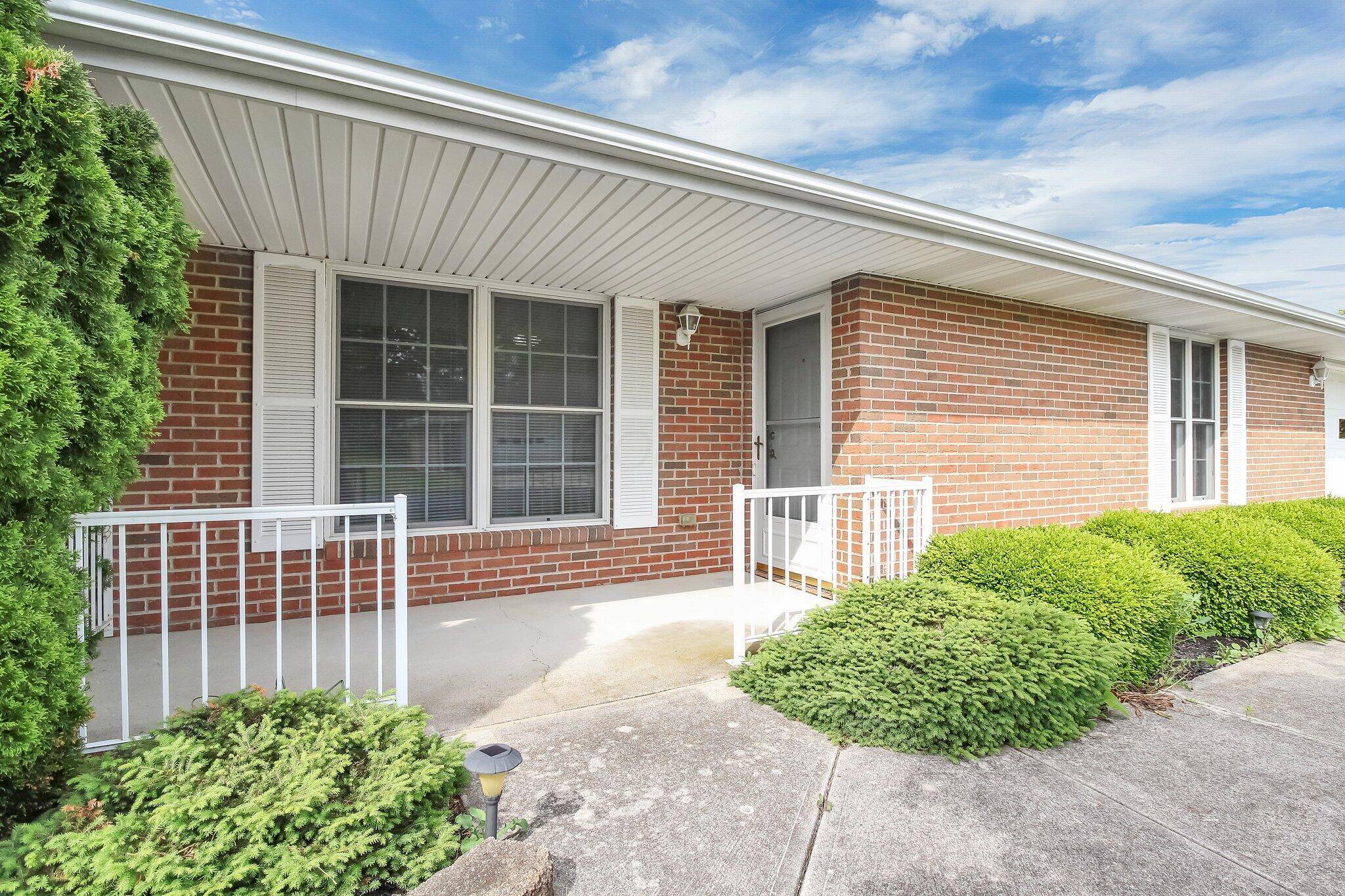 West Jefferson, OH 43162,106 Kings Way