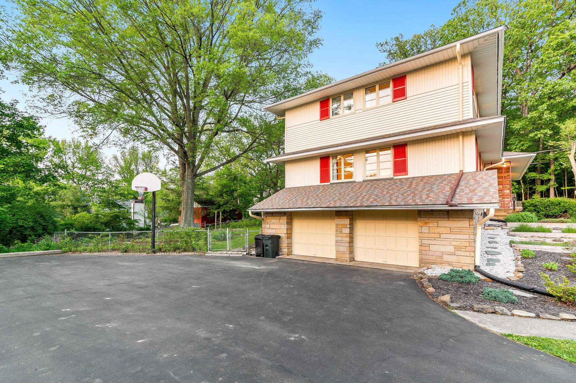 Mount Vernon, OH 43050,1117 E Vine Street