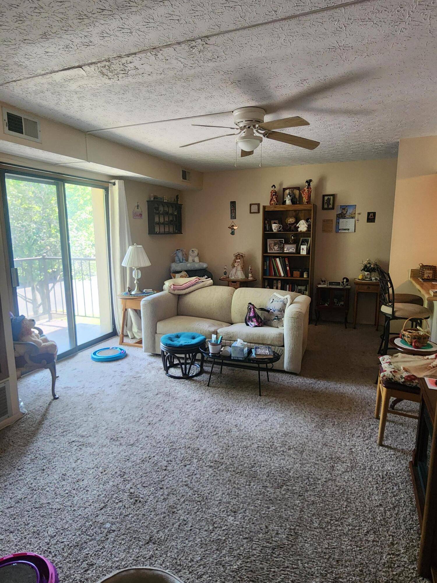 Columbus, OH 43224,3939 Karl Road #217