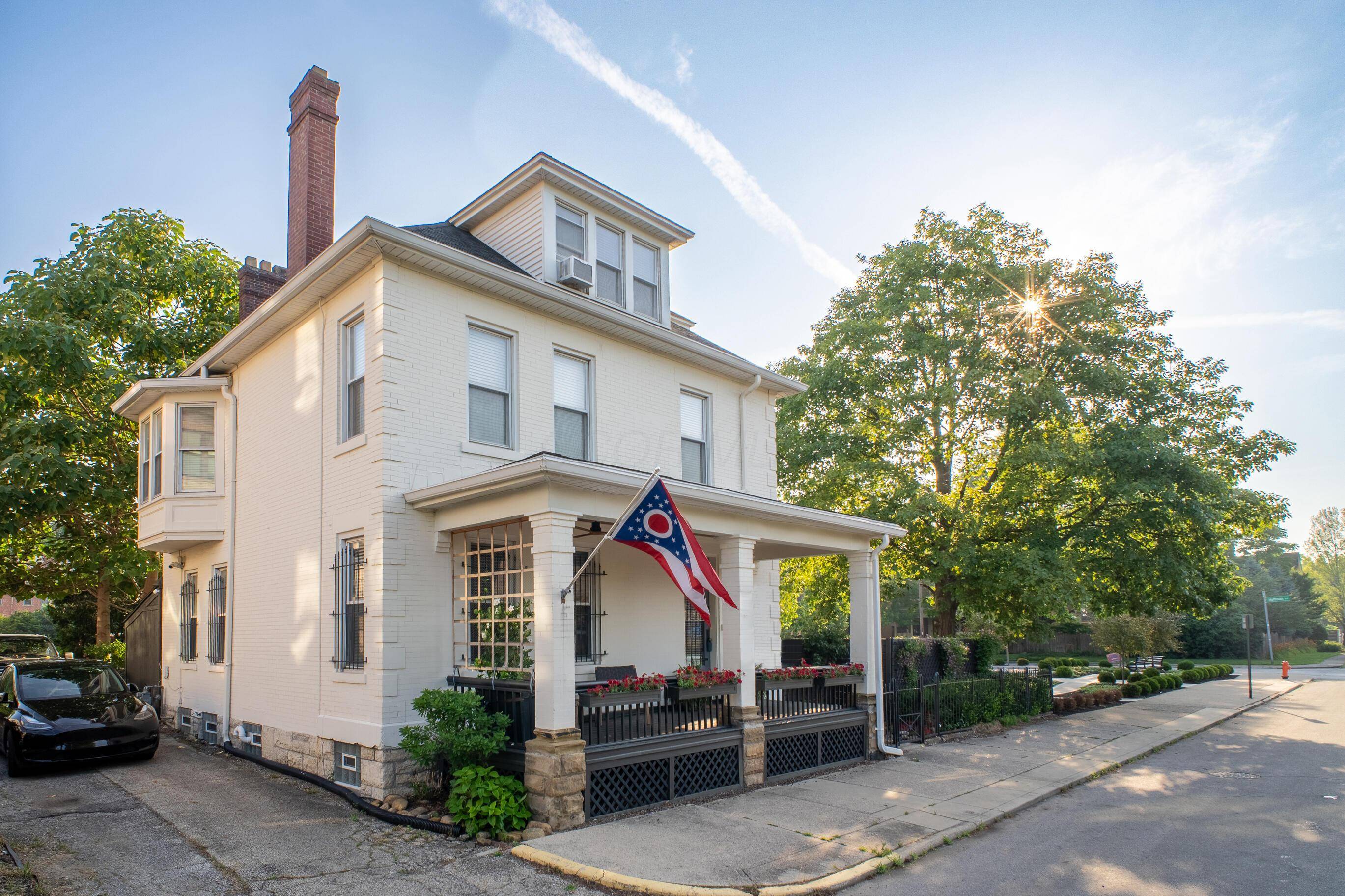 Columbus, OH 43205,946 Oak Street