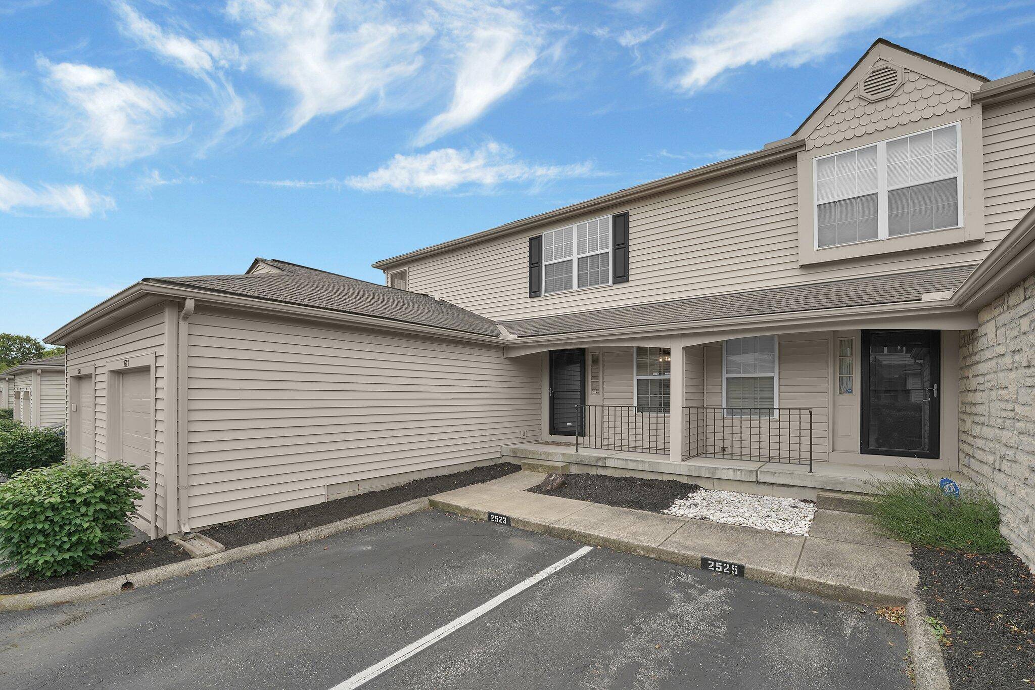 Columbus, OH 43235,2523 Dahlia Way #63B