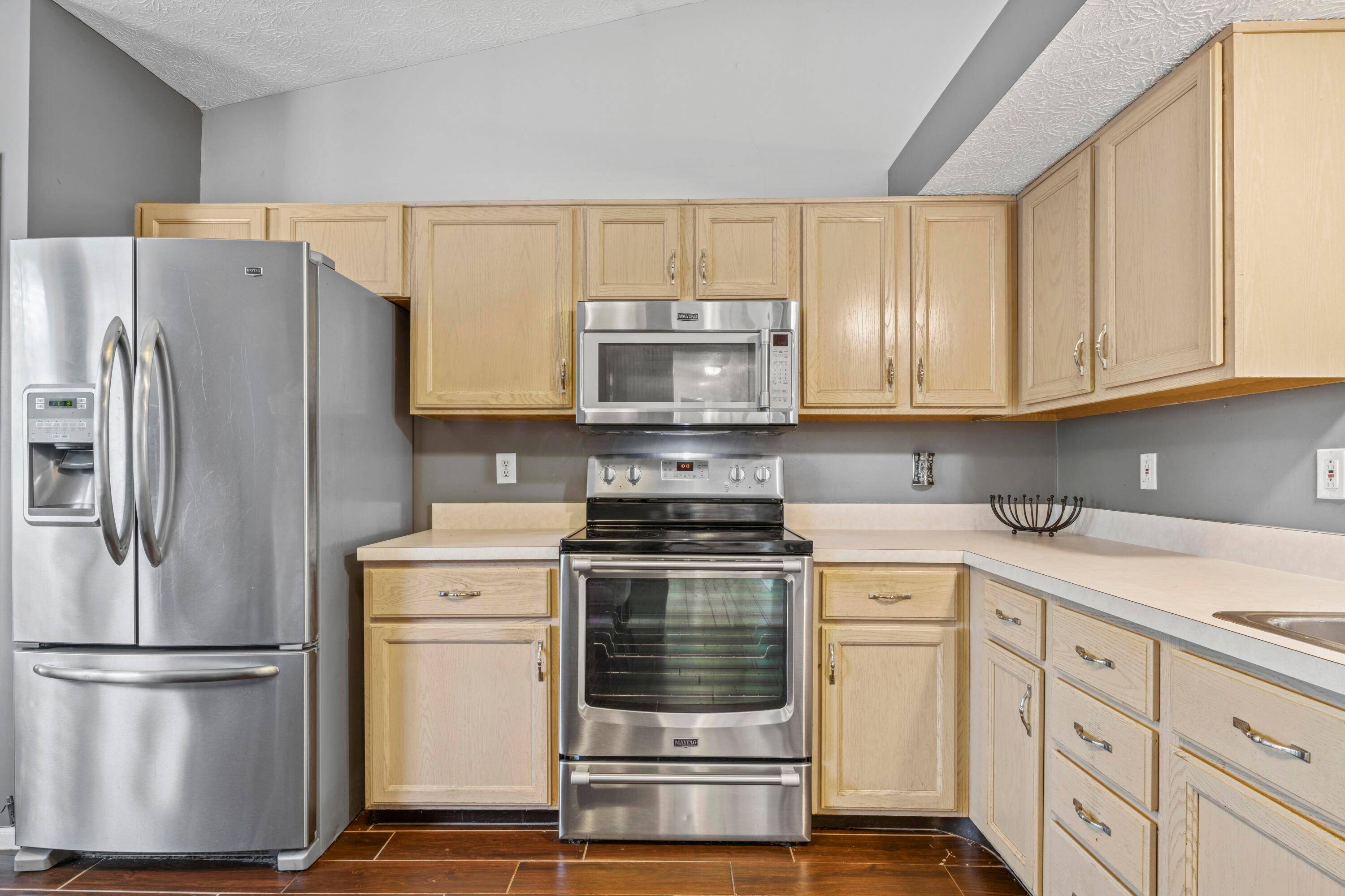 Columbus, OH 43228,6389 Riverstone Drive