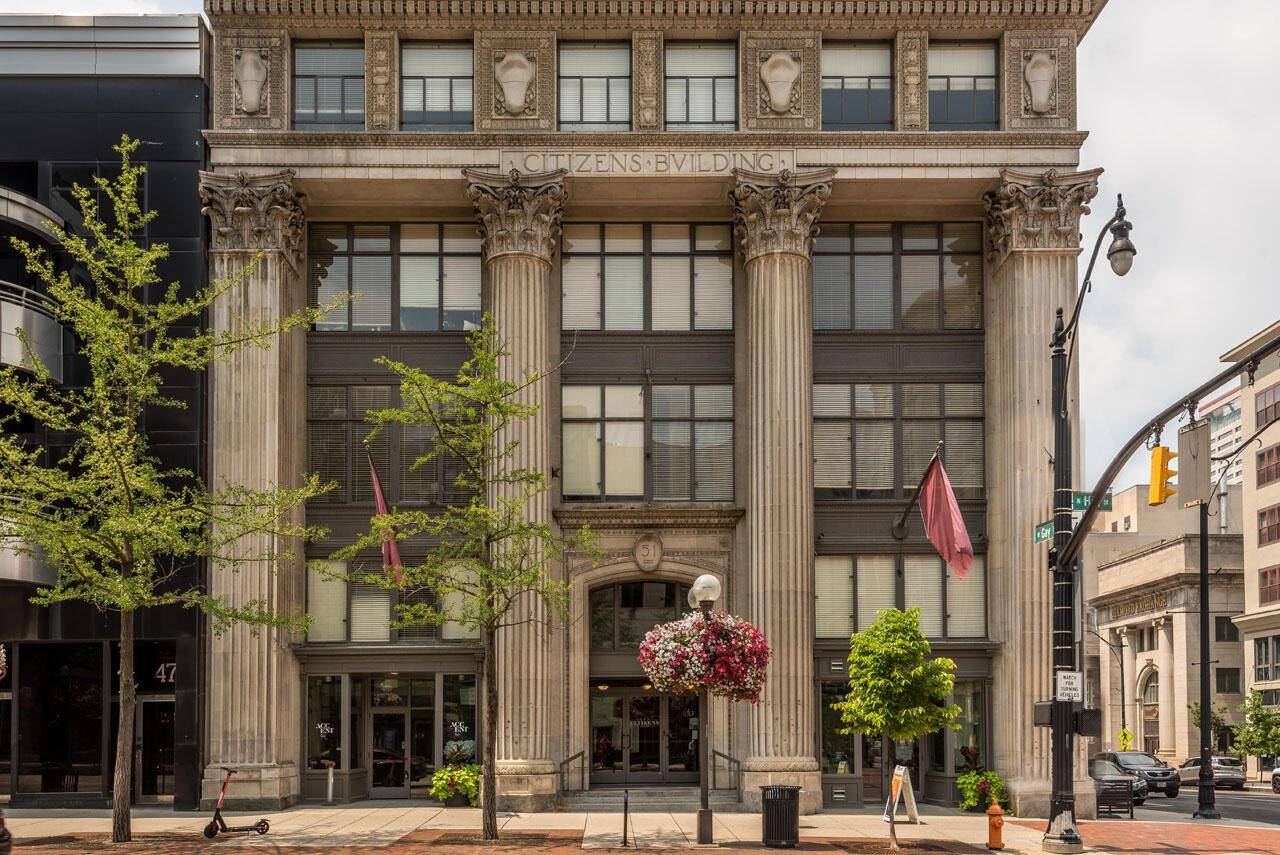 Columbus, OH 43215,51 N High Street ##806