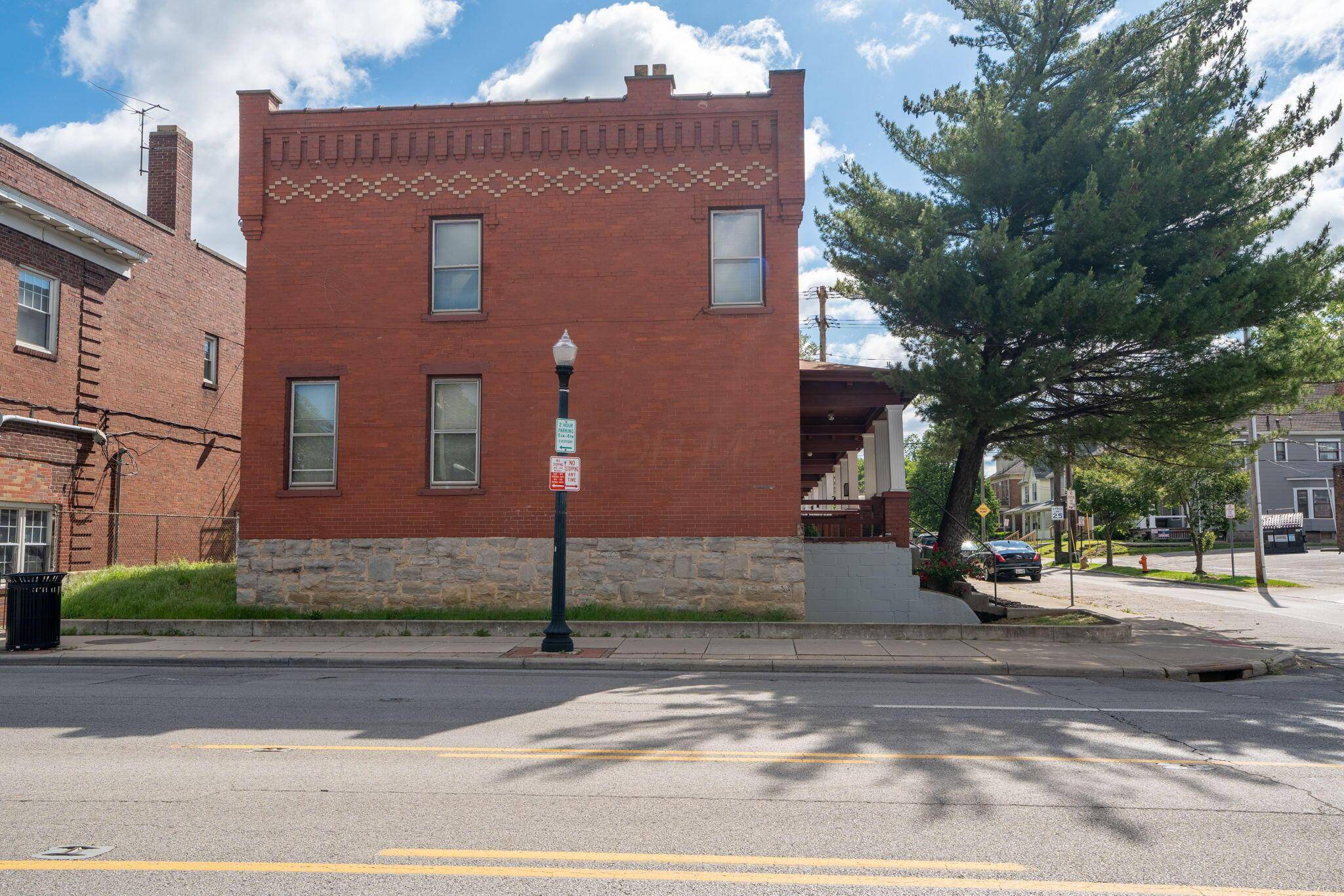 Columbus, OH 43202,6 E Blake Avenue