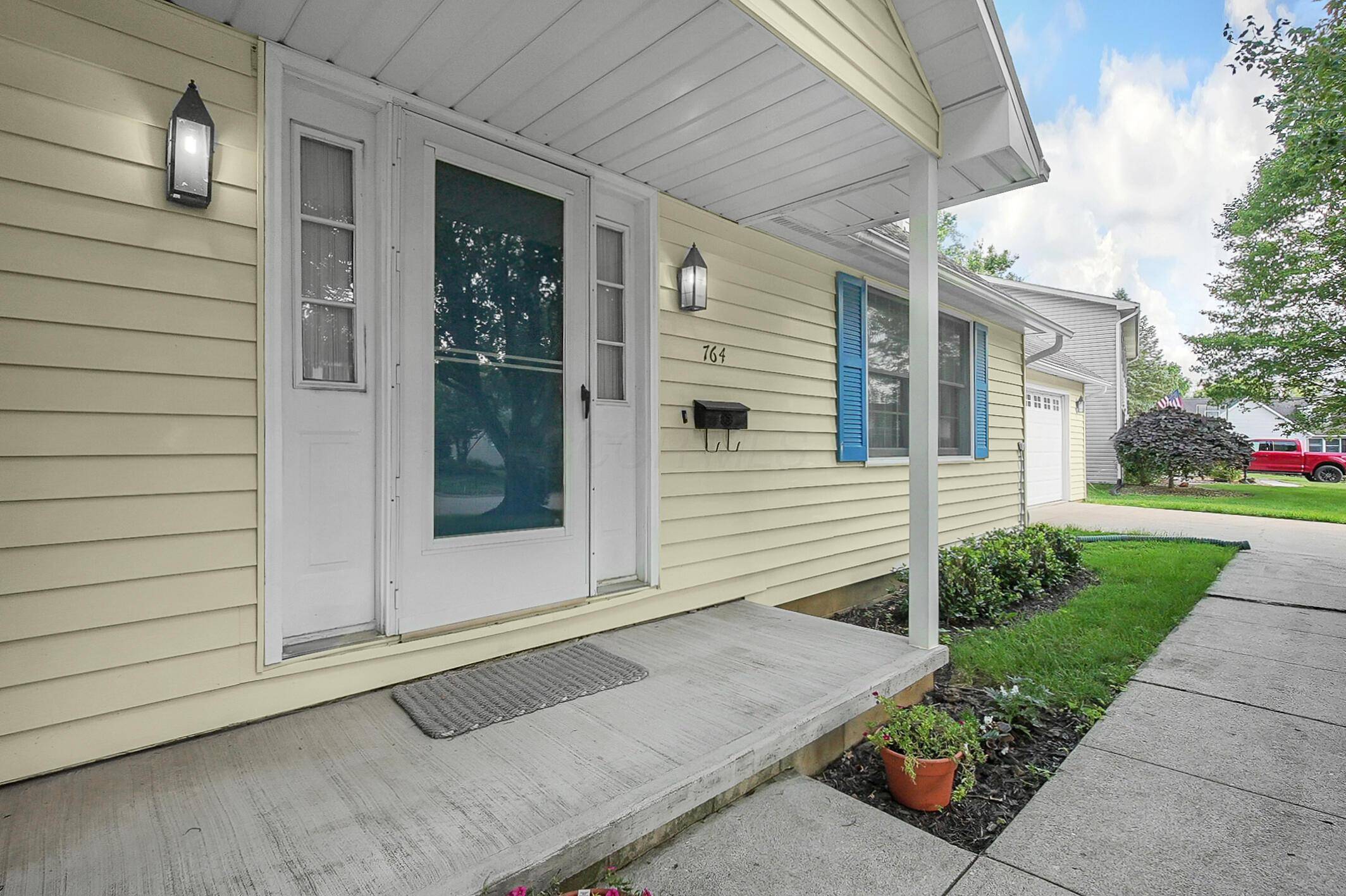 Newark, OH 43055,764 Towne Krier Court