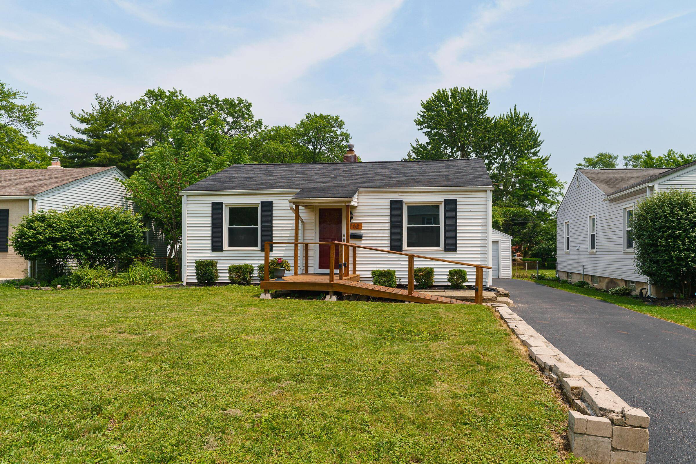 Columbus, OH 43209,68 N Broadleigh Road