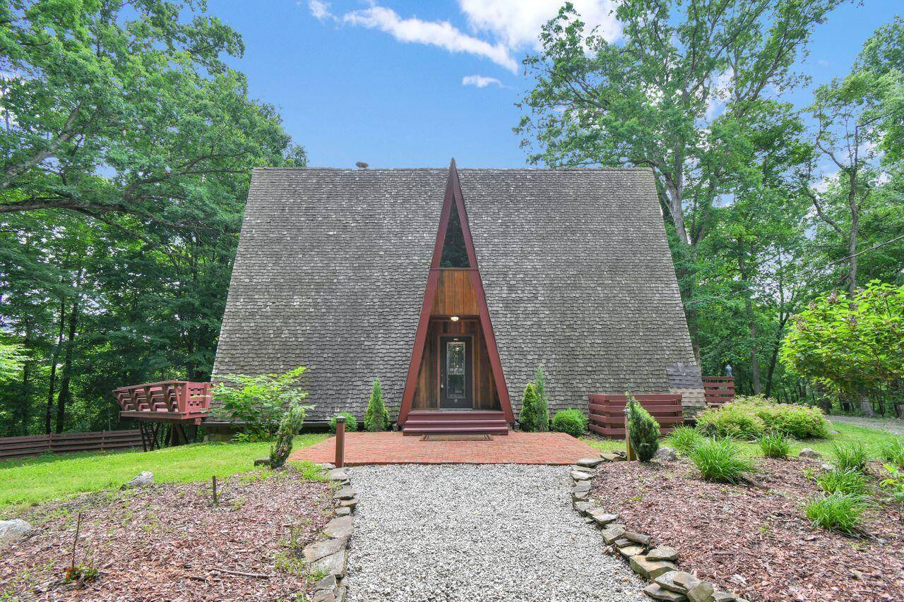Saint Louisville, OH 43071,10742 Maharg Road