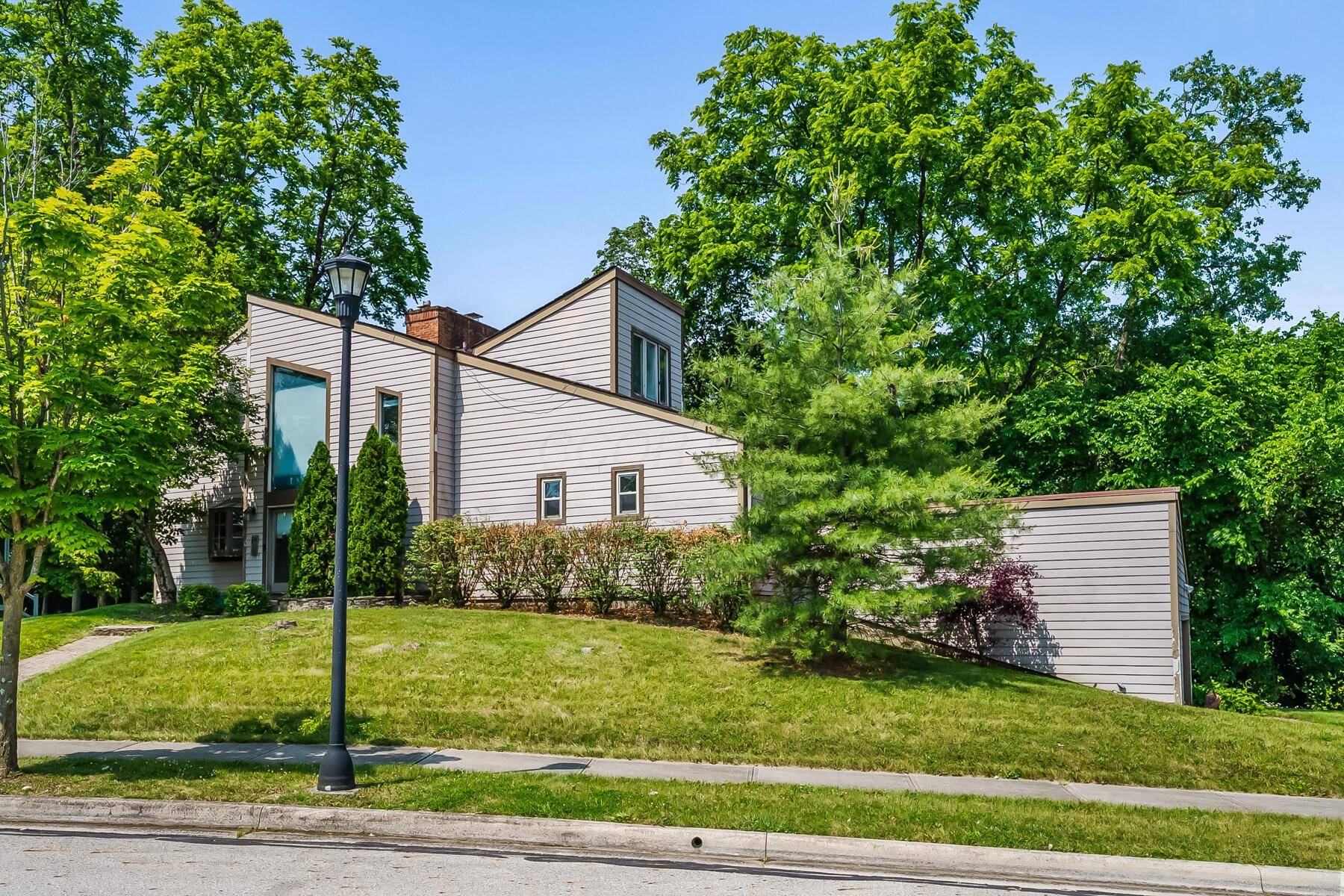 Westerville, OH 43081,933 Creek Run Court