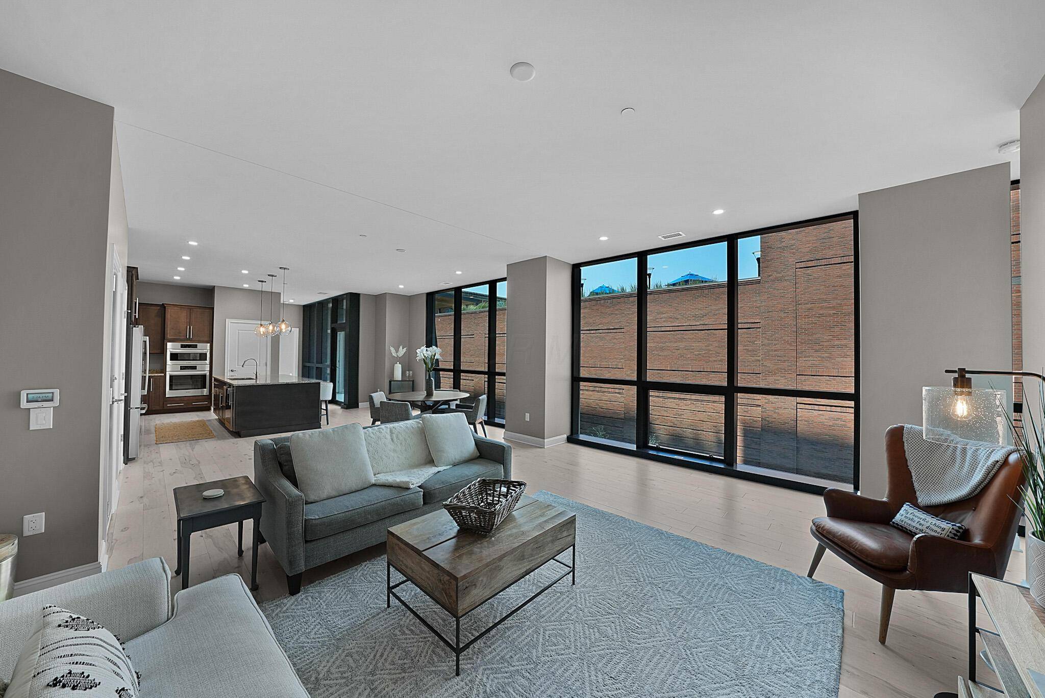 Columbus, OH 43215,250 W Spring Street #413