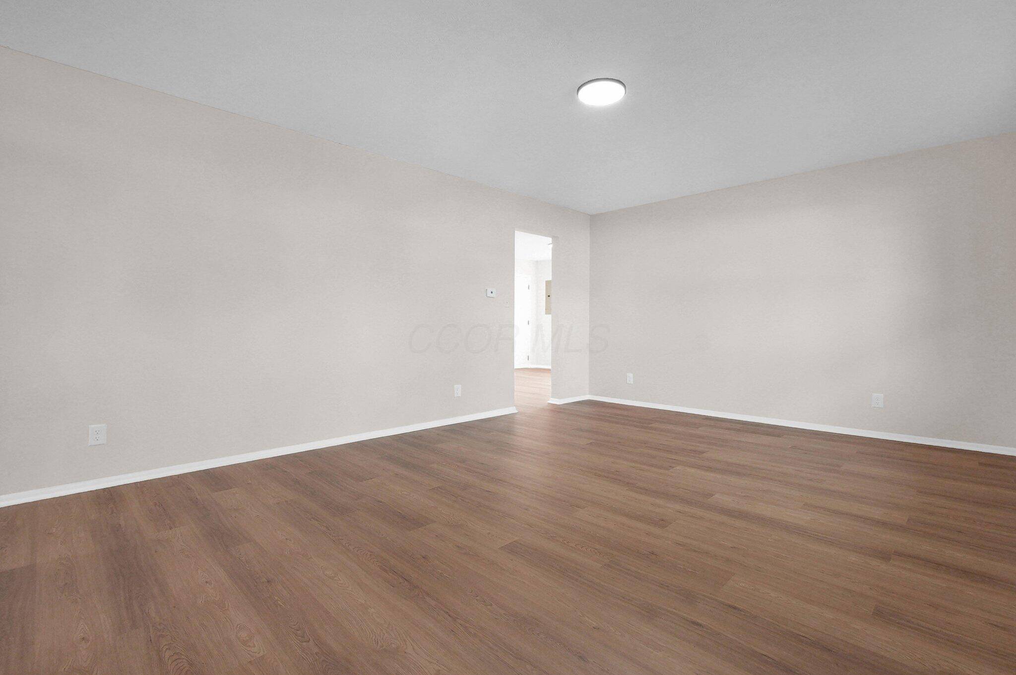 London, OH 43140,188 S Oak Street