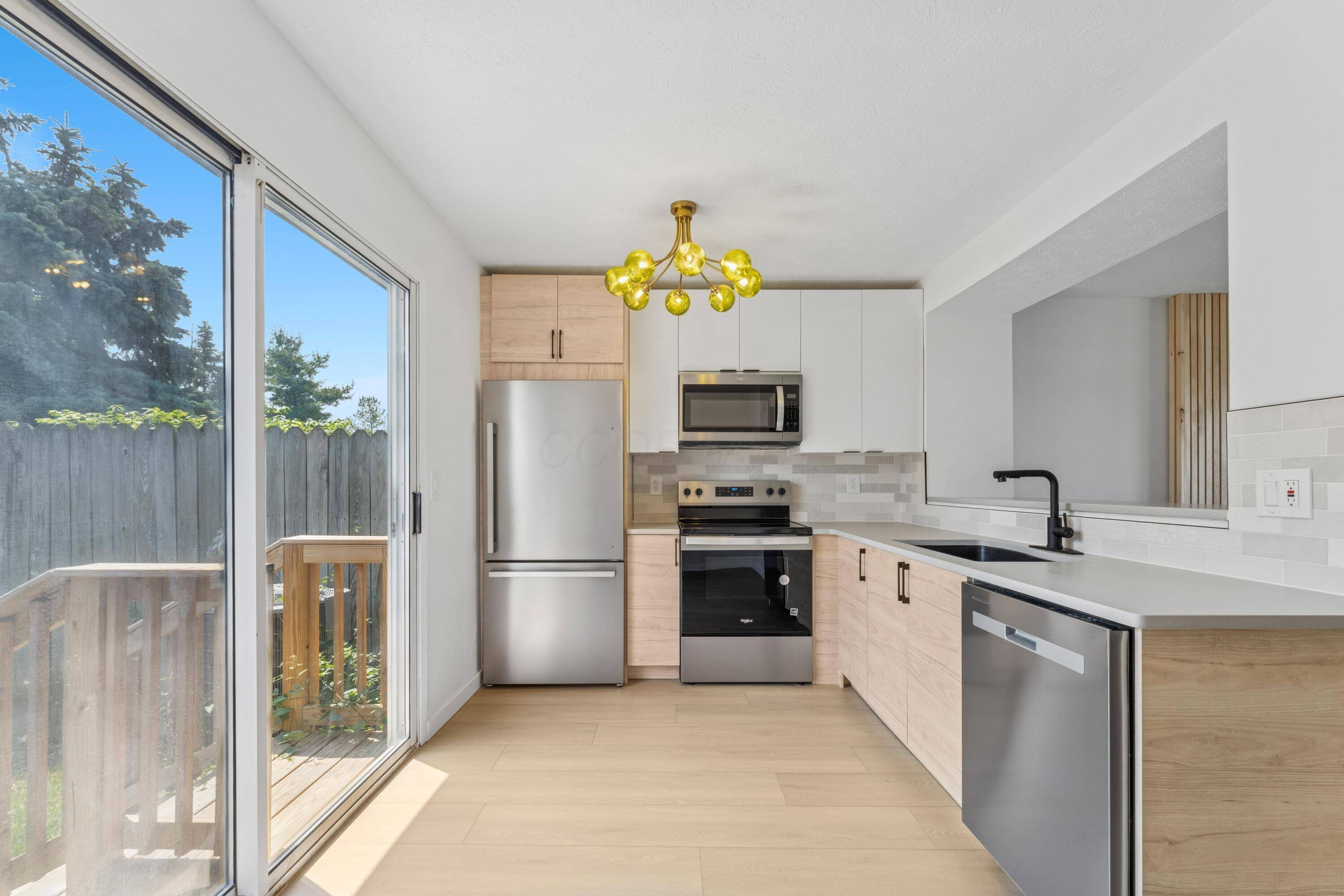 Columbus, OH 43085,914 Worthington Woods Boulevard #11