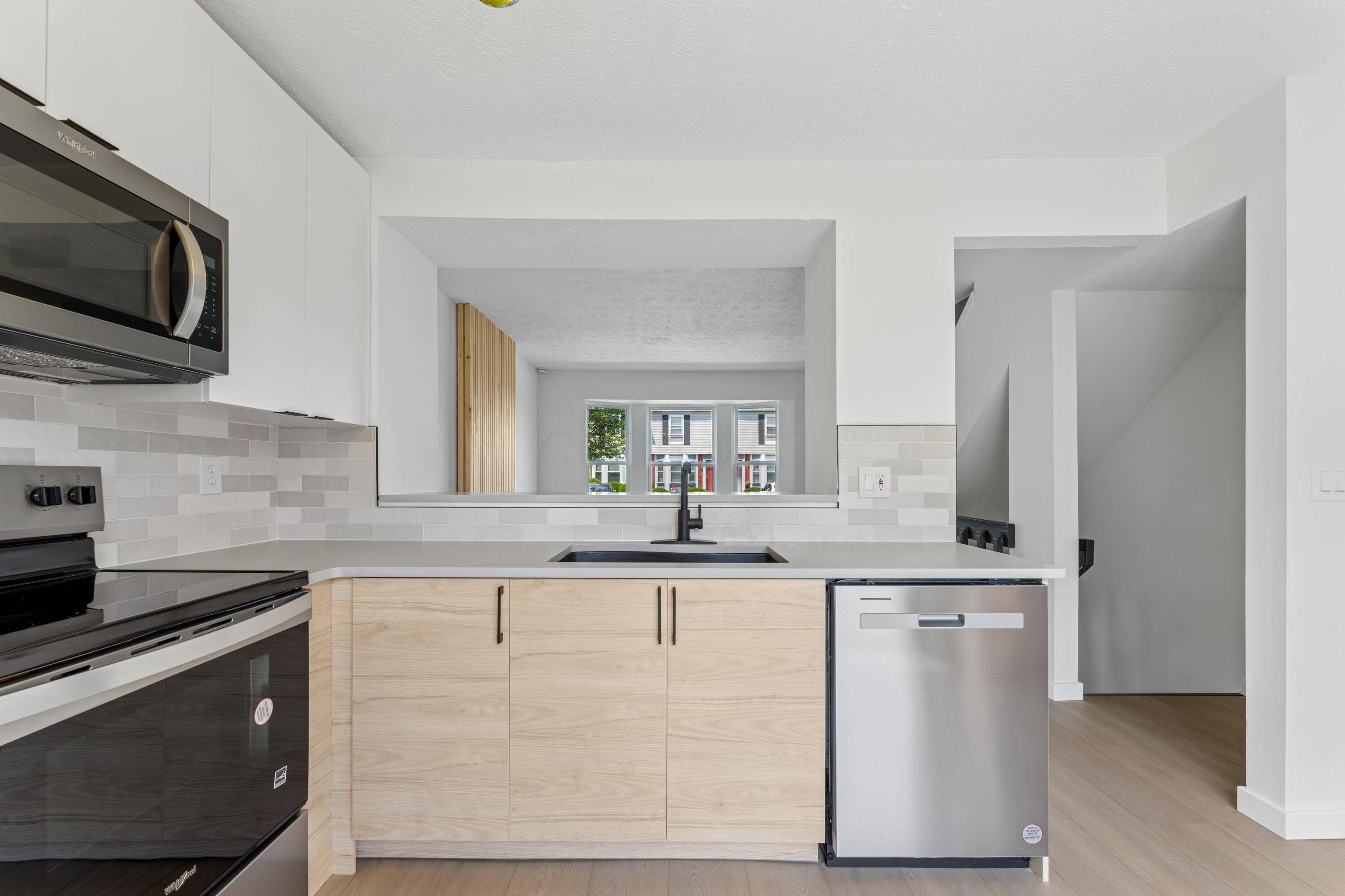 Columbus, OH 43085,914 Worthington Woods Boulevard #11