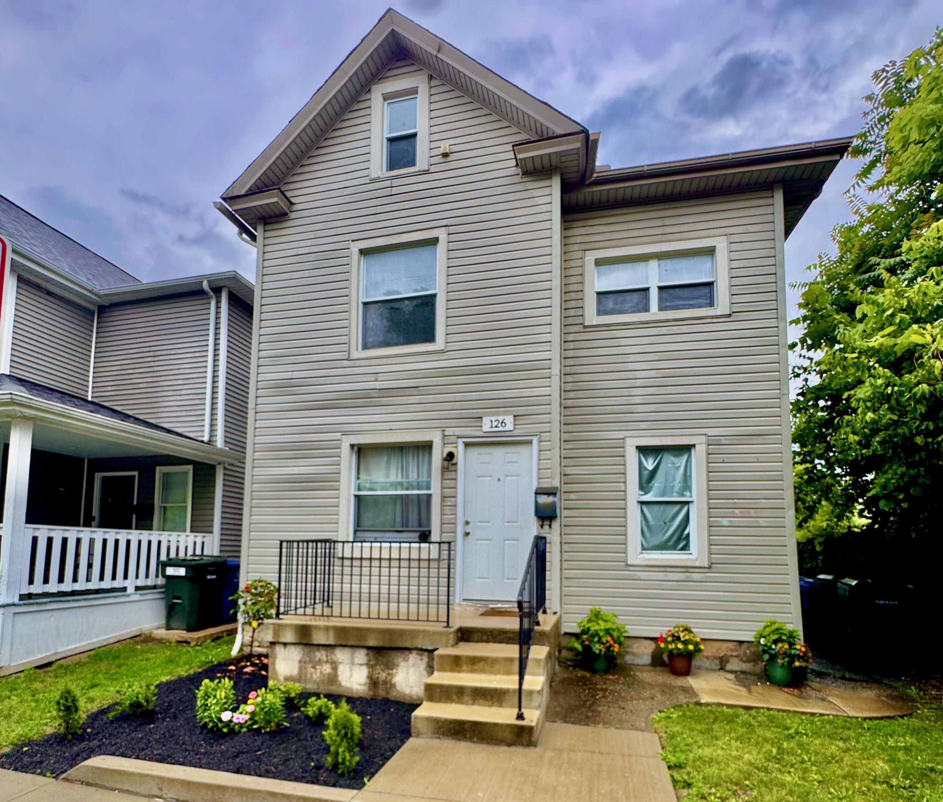 Columbus, OH 43201,126 E 6th Avenue #126