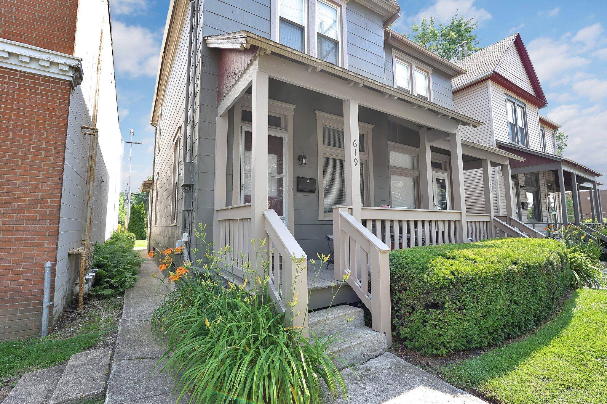 Columbus, OH 43211,617 E 11th Avenue