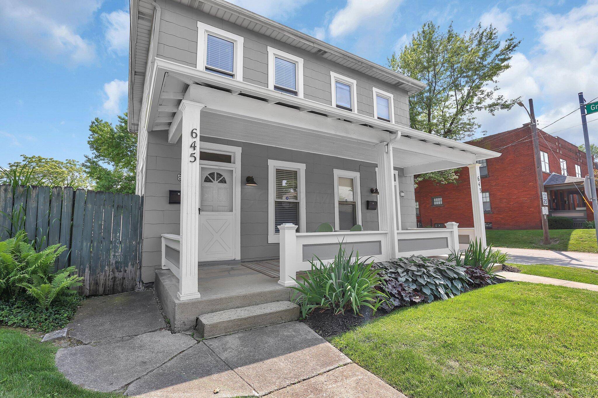 Columbus, OH 43211,645 E 11th Avenue #643
