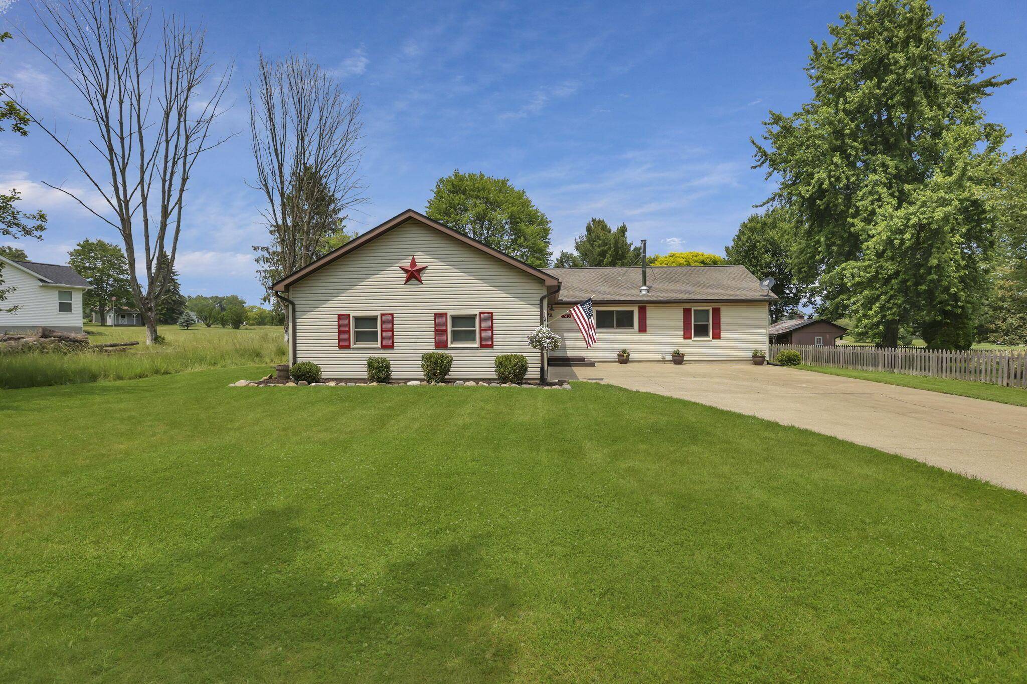 Howard, OH 43028,748 Country Club Drive