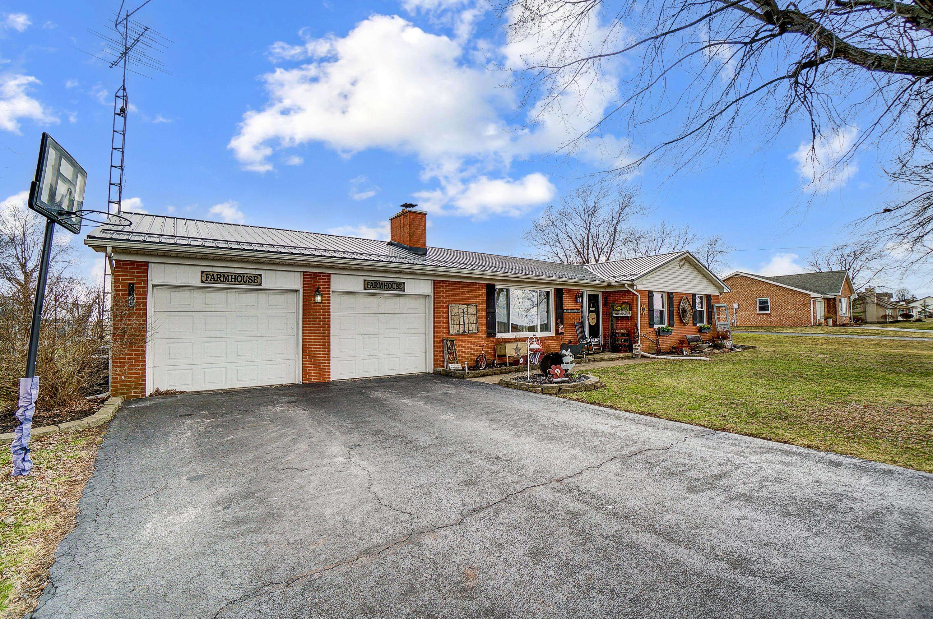 New Holland, OH 43145,1849 Old Springfield Road