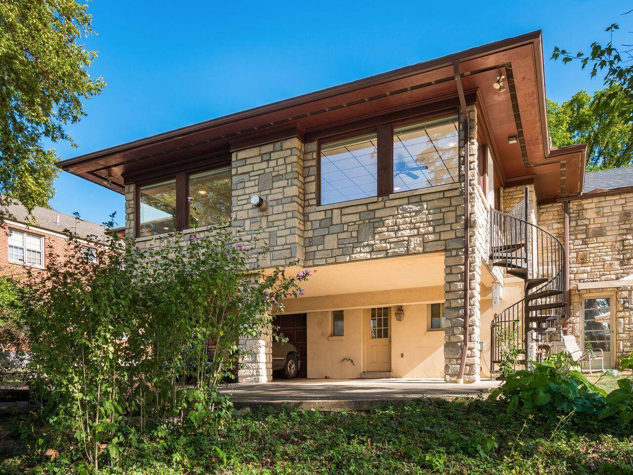 Columbus, OH 43221,2663 Charing Road