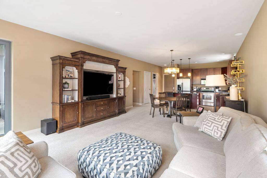 Columbus, OH 43215,250 Daniel Burnham Square #402