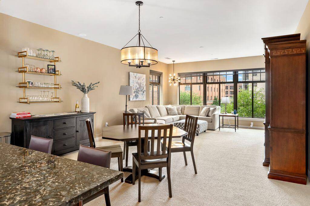 Columbus, OH 43215,250 Daniel Burnham Square #402