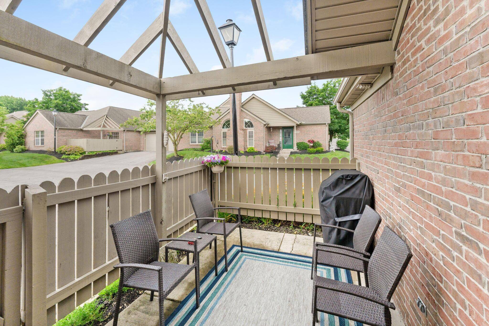 Columbus, OH 43235,901 Village Brook Way