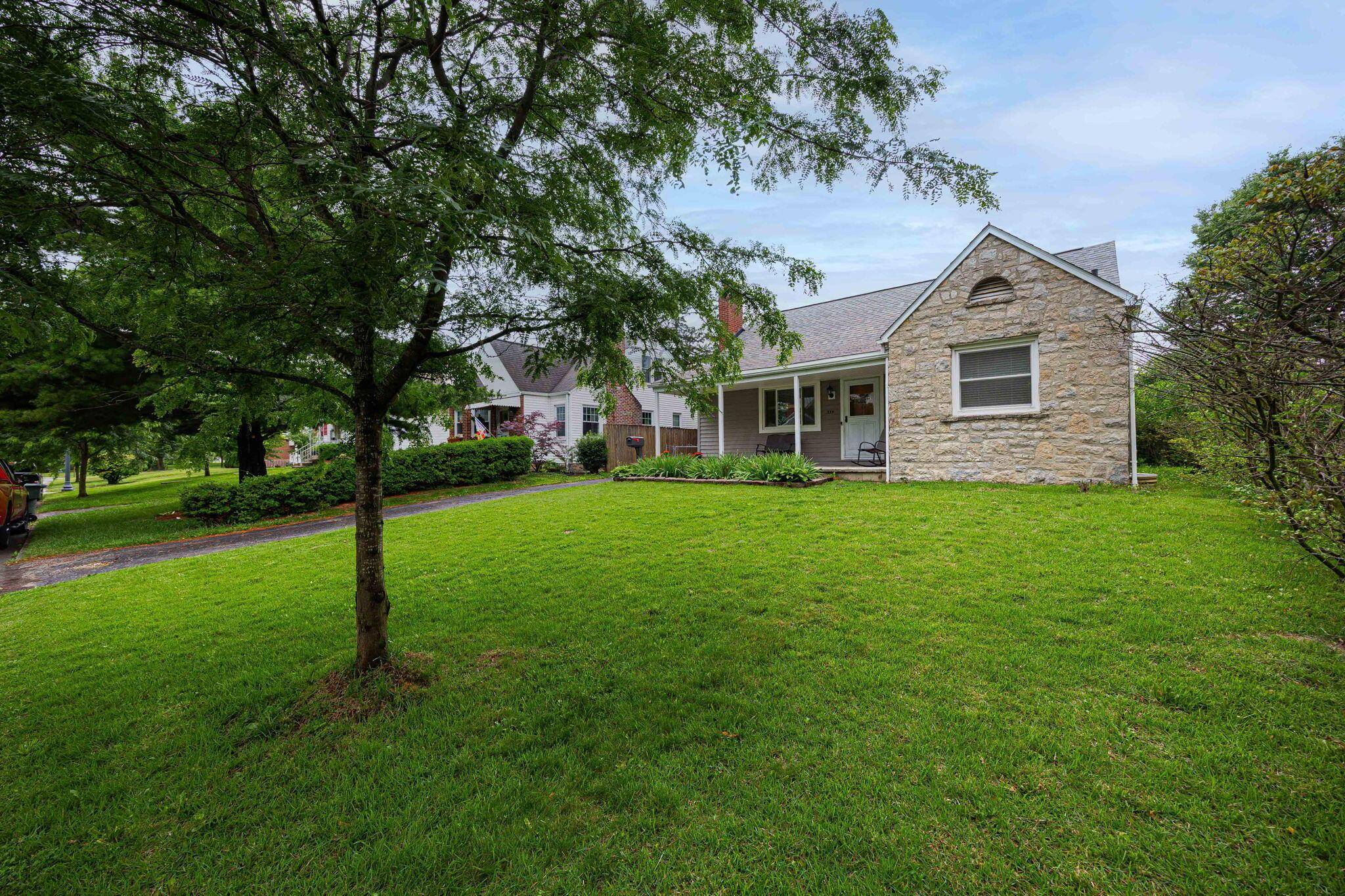 Columbus, OH 43204,335 Letchworth Avenue